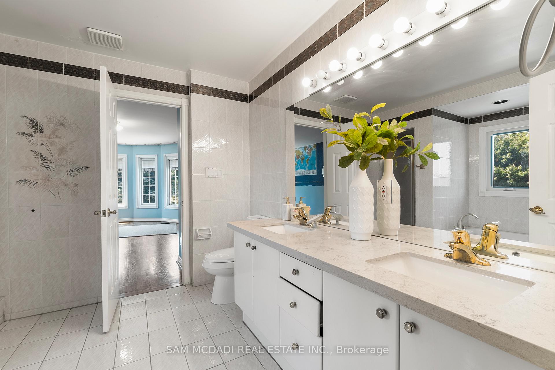 2339 Glengarry Road