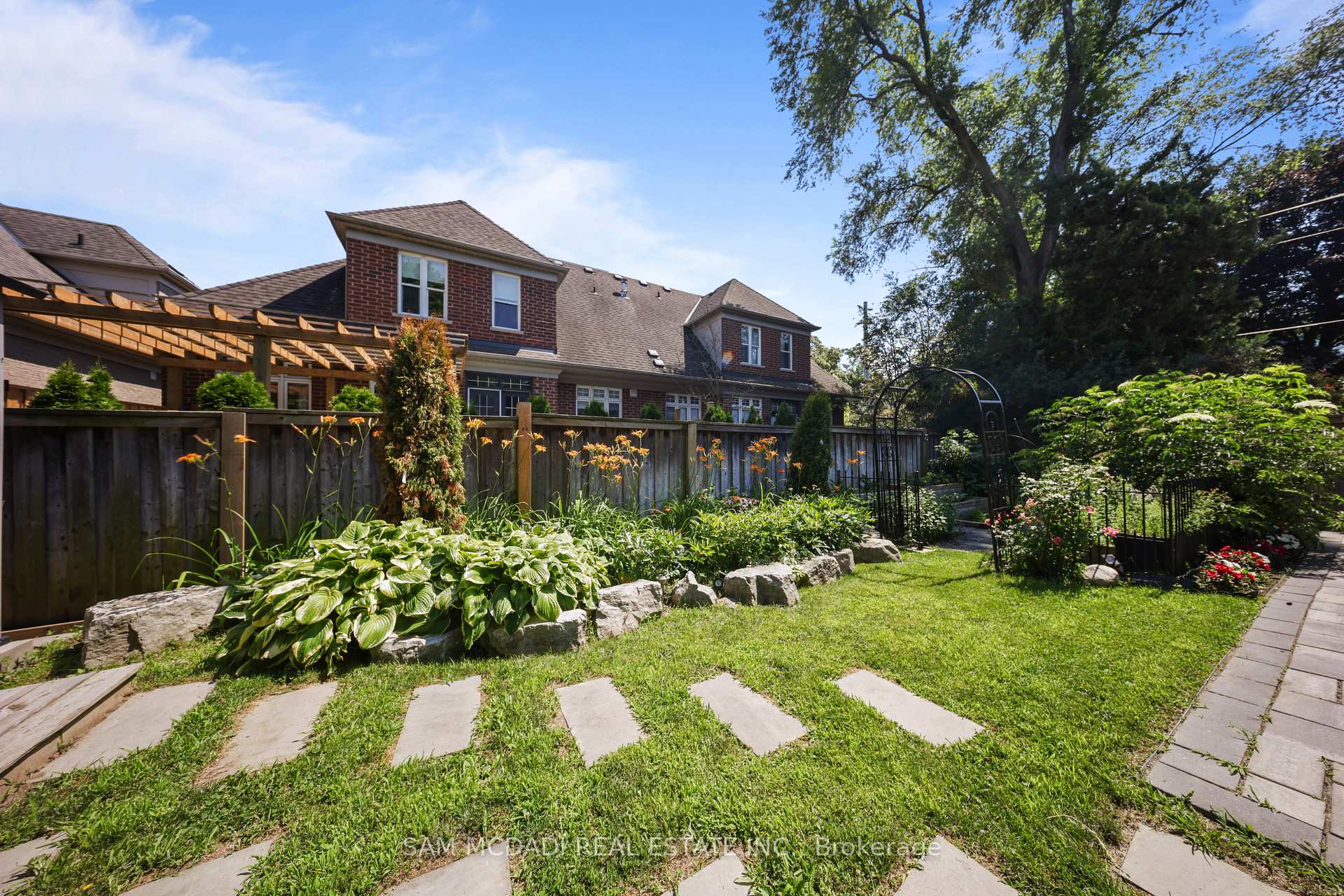 1171 Birchview Drive