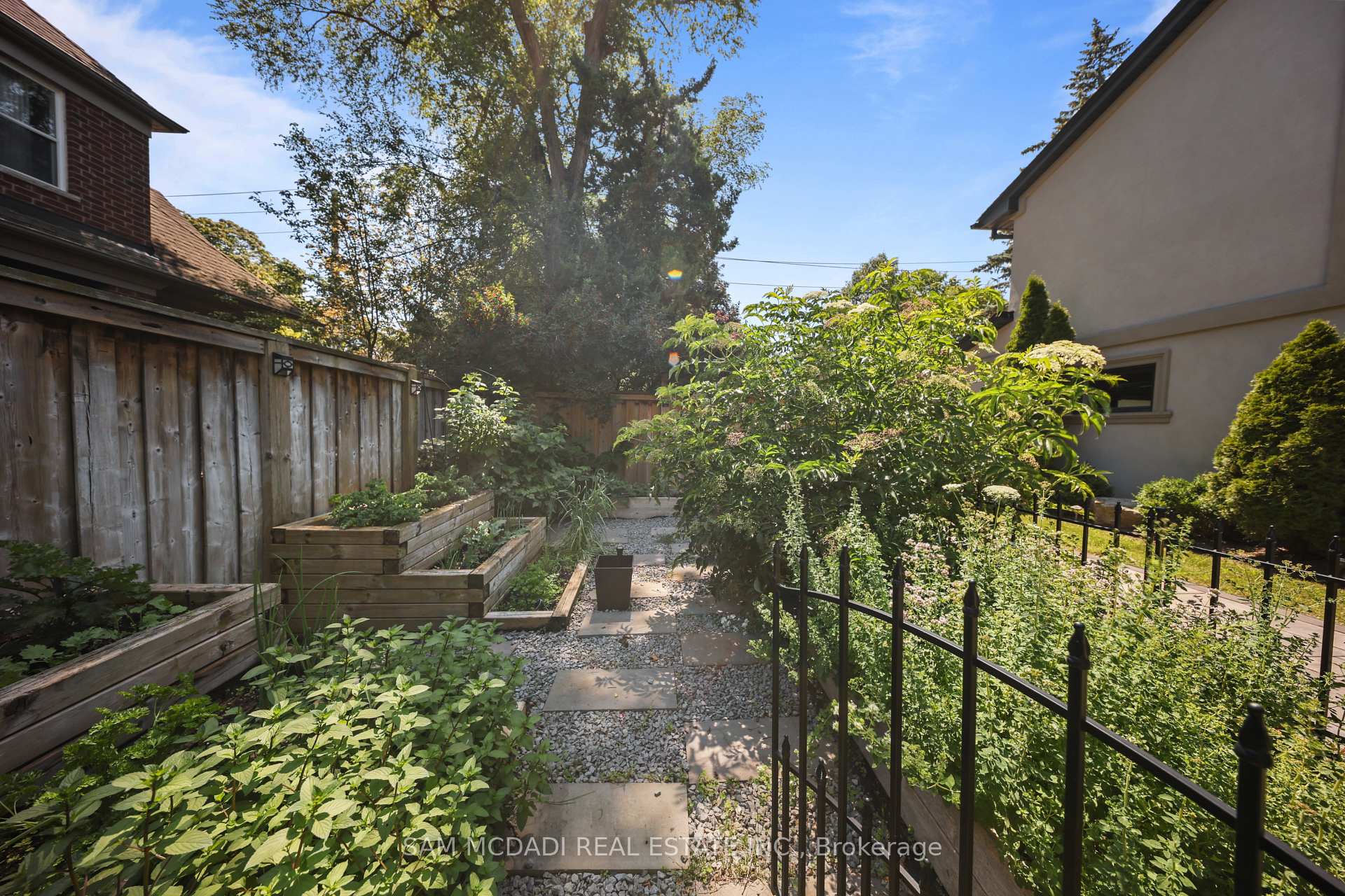 1171 Birchview Drive
