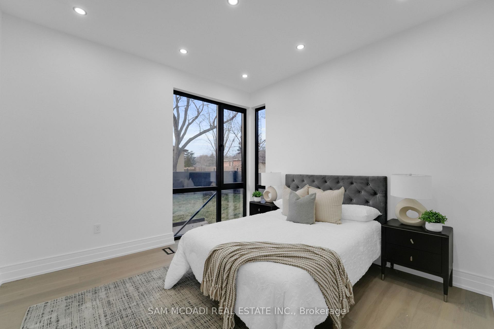 468 Saville Crescent