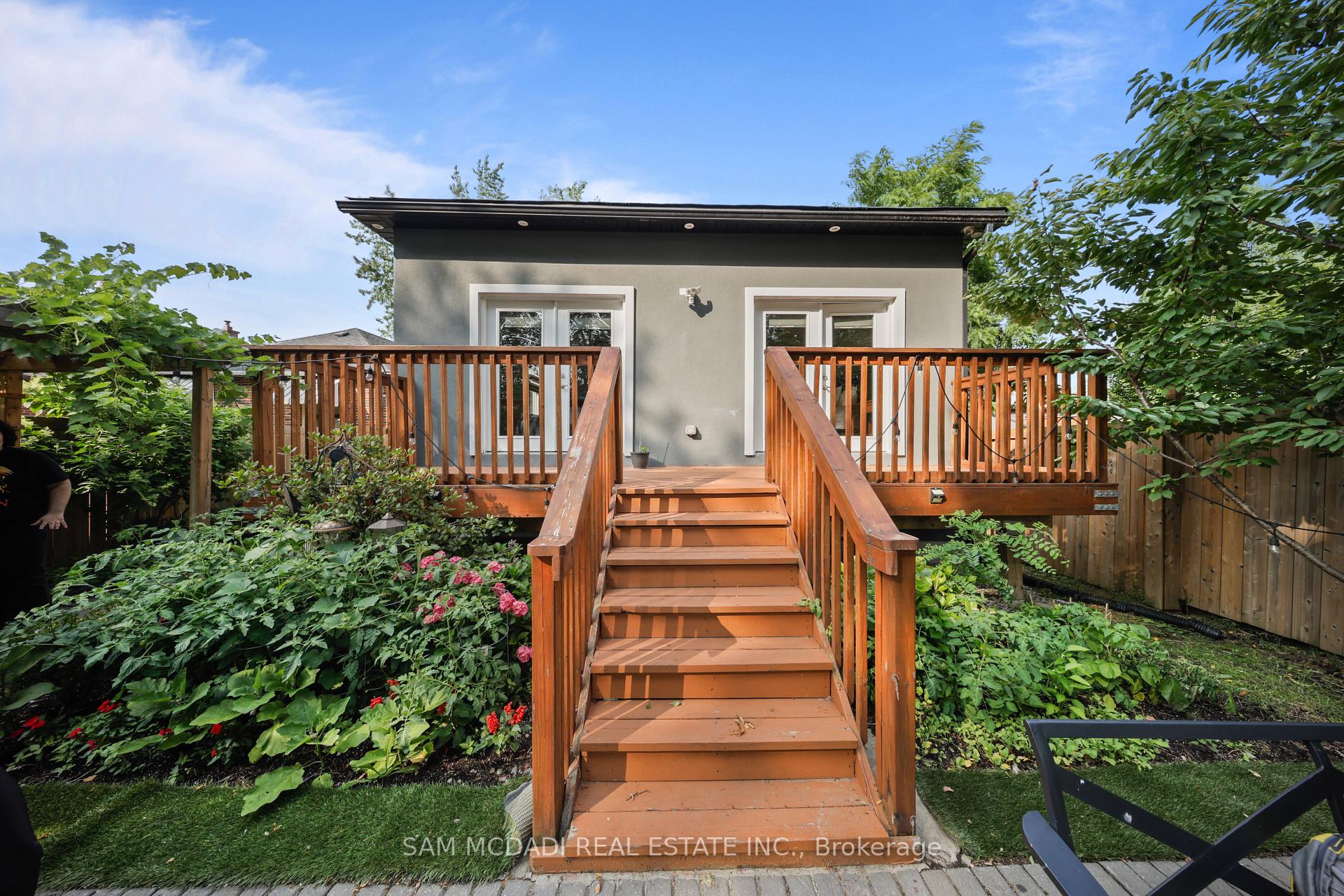 30 Maple Avenue N