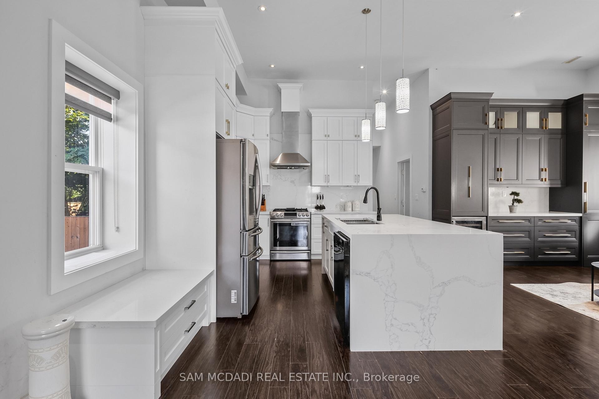 30 Maple Avenue N