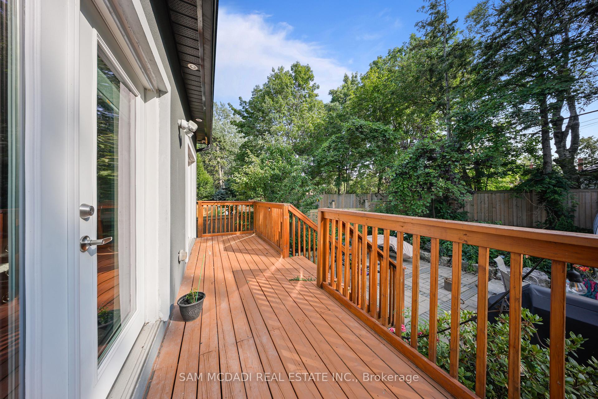 30 Maple Avenue N