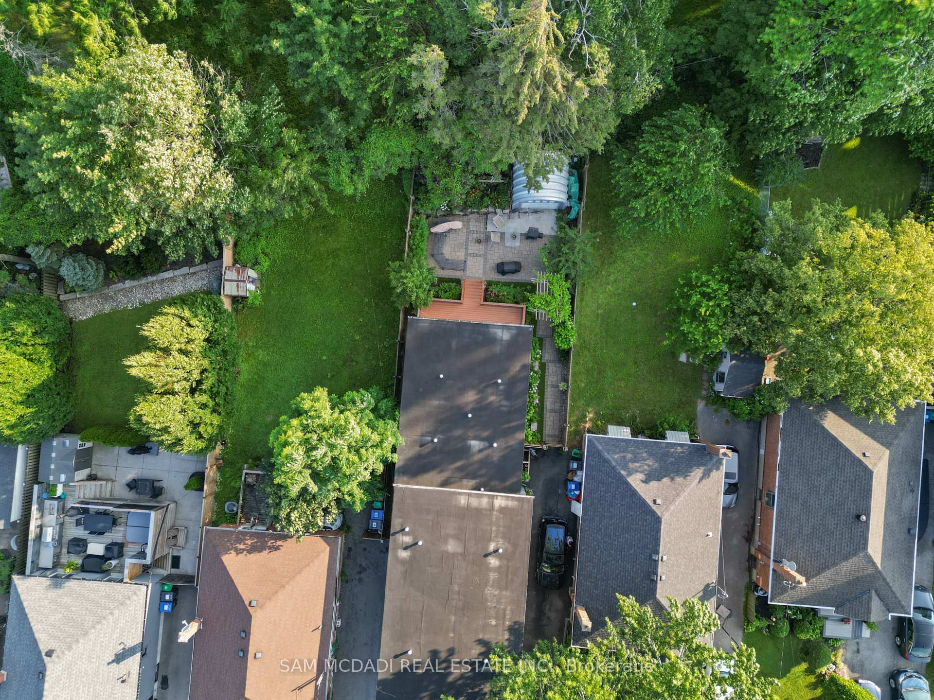 30 Maple Avenue N
