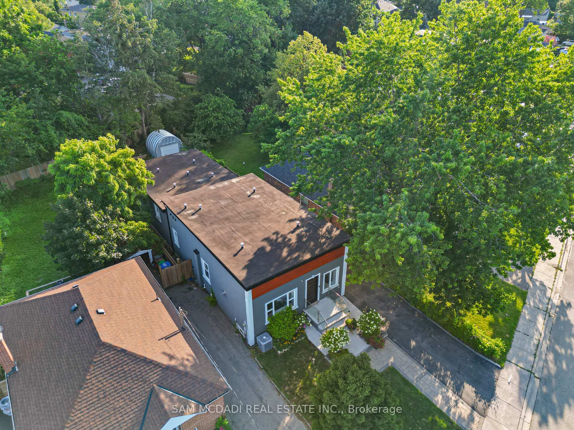 30 Maple Avenue N