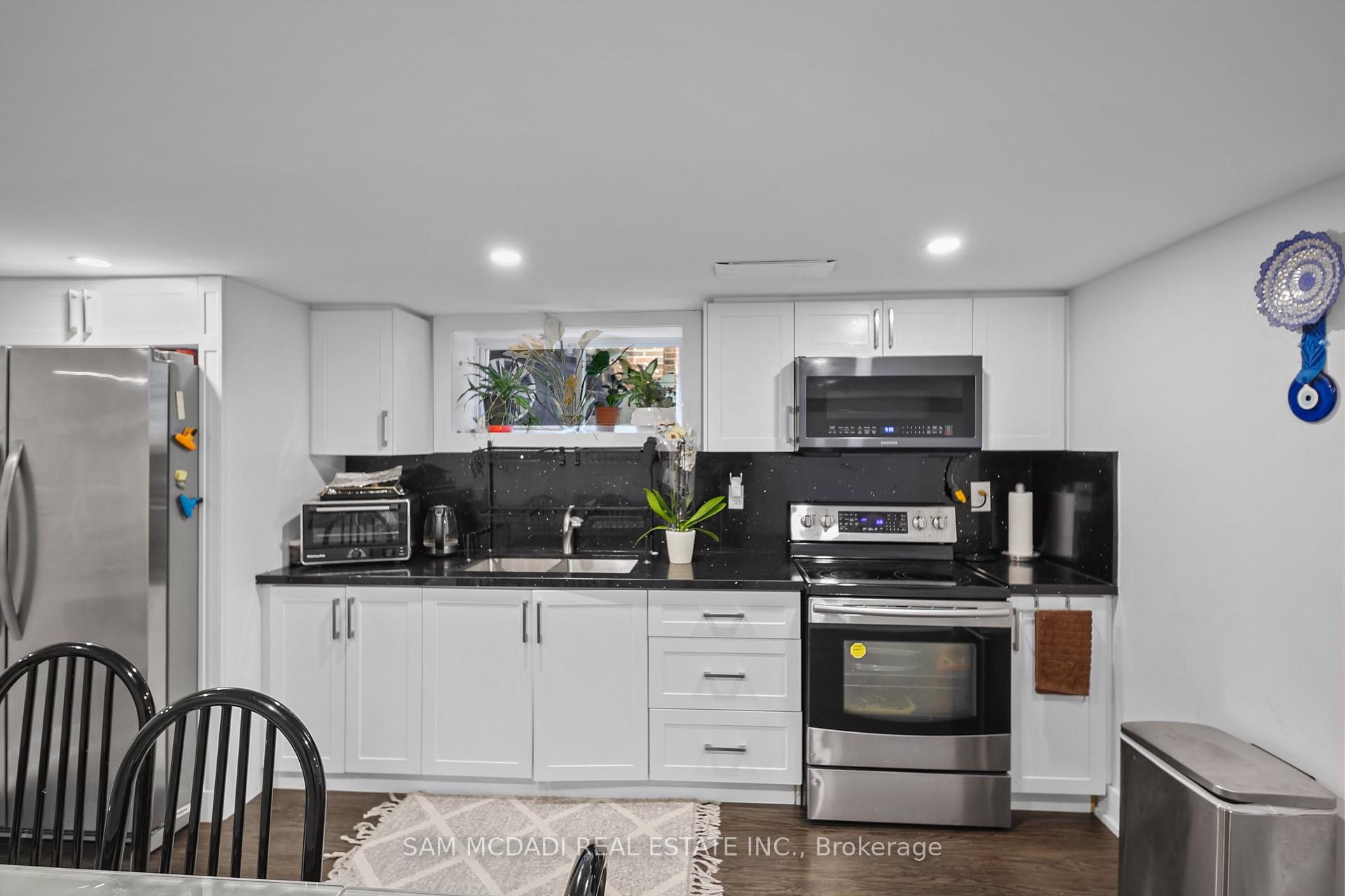 30 Maple Avenue N
