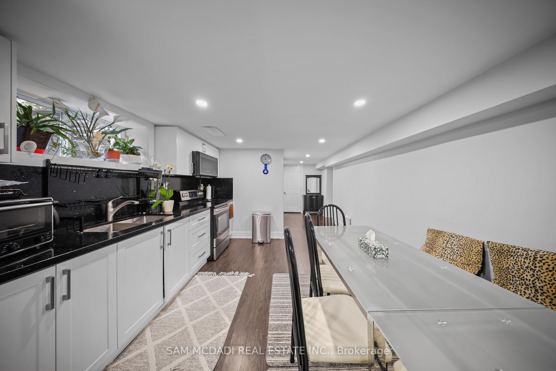 30 Maple Avenue N