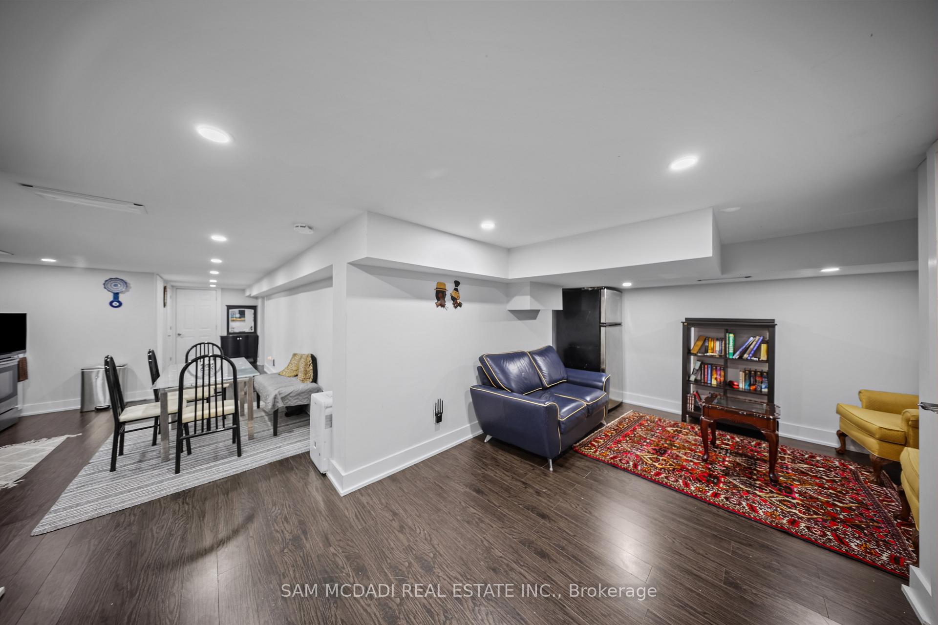 30 Maple Avenue N