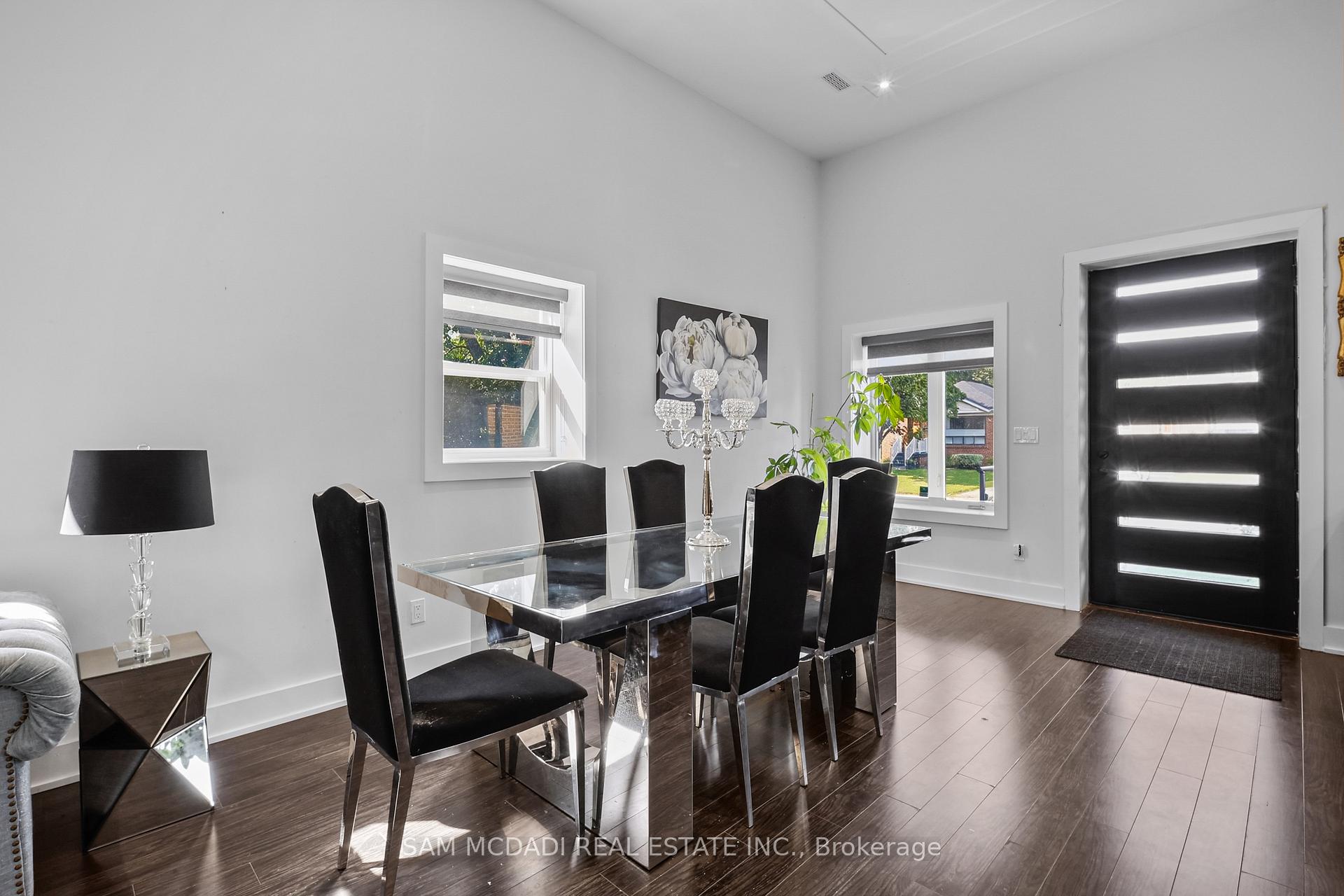30 Maple Avenue N