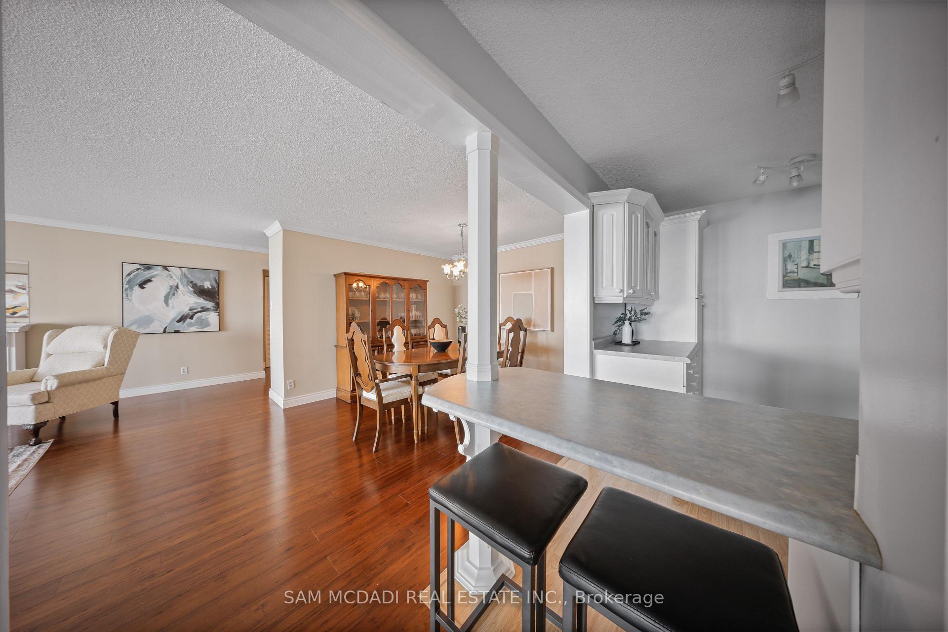 5280 Lakeshore Road 1105