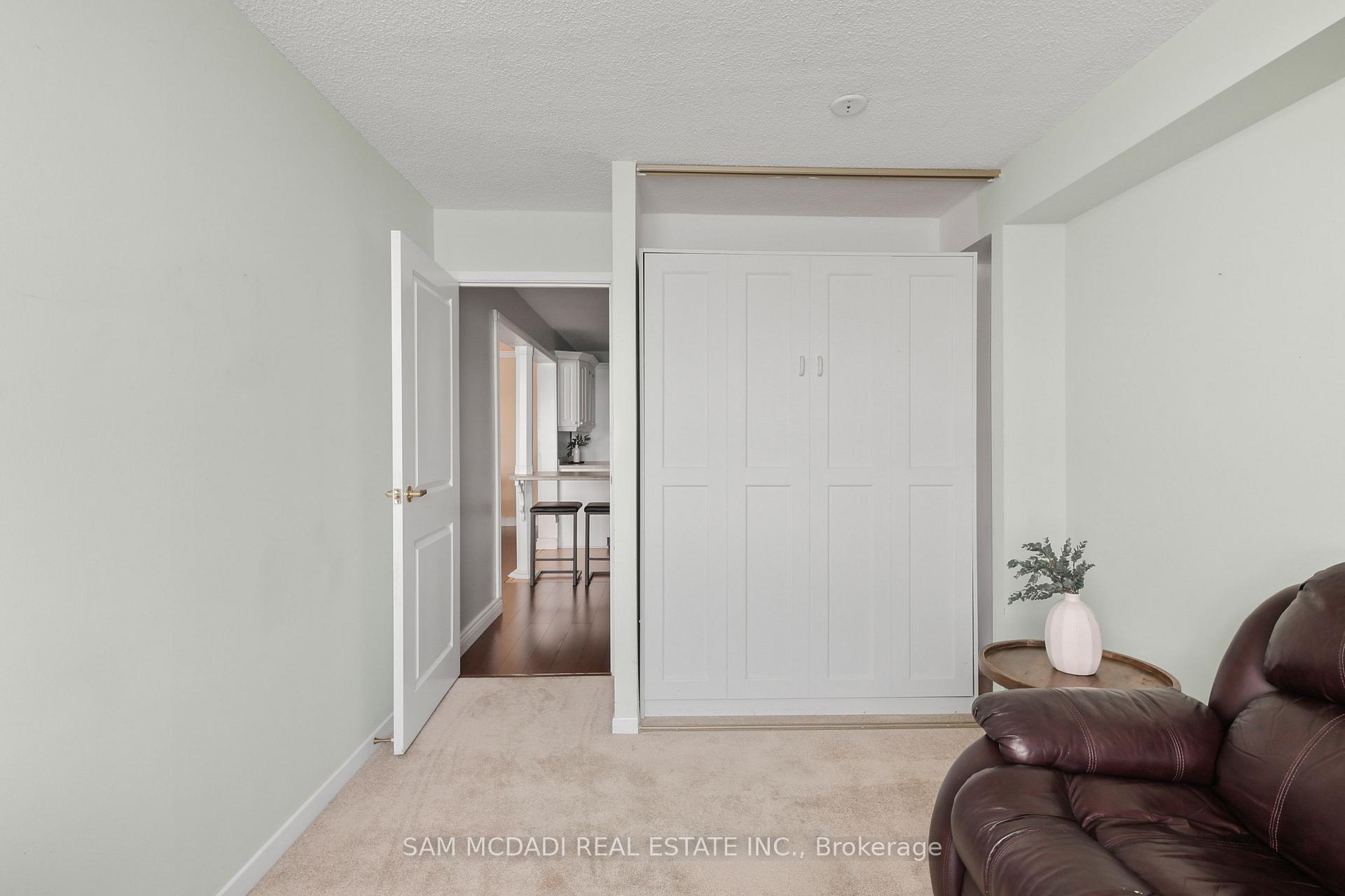 5280 Lakeshore Road 1105