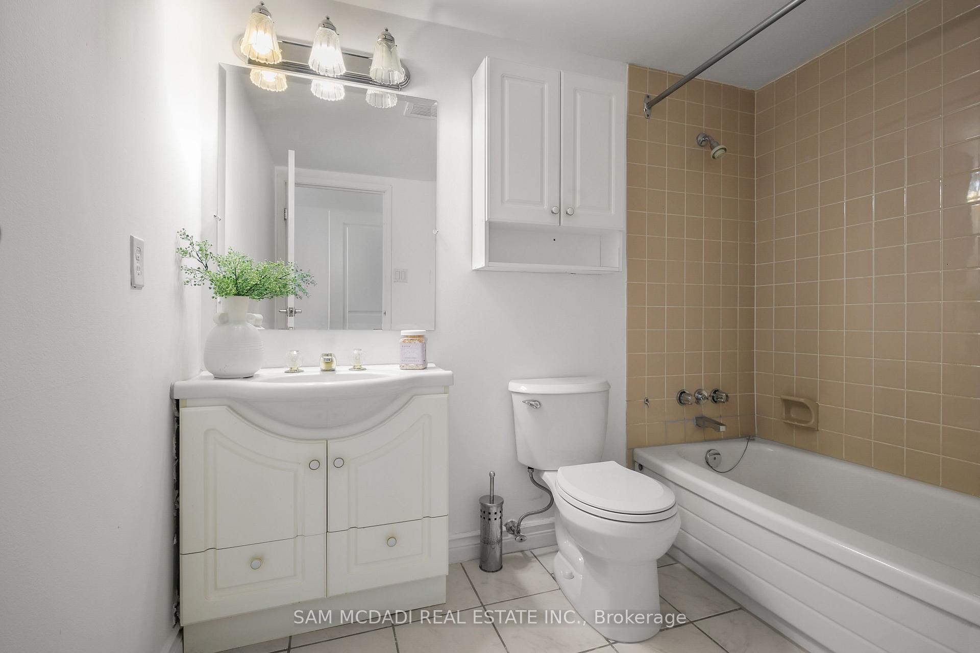5280 Lakeshore Road 1105