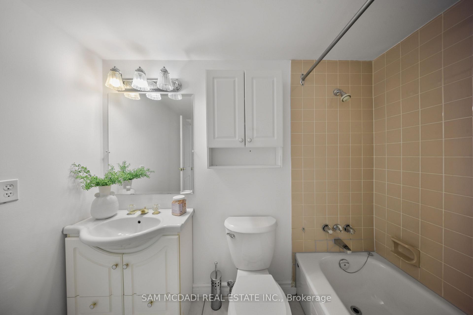 5280 Lakeshore Road 1105