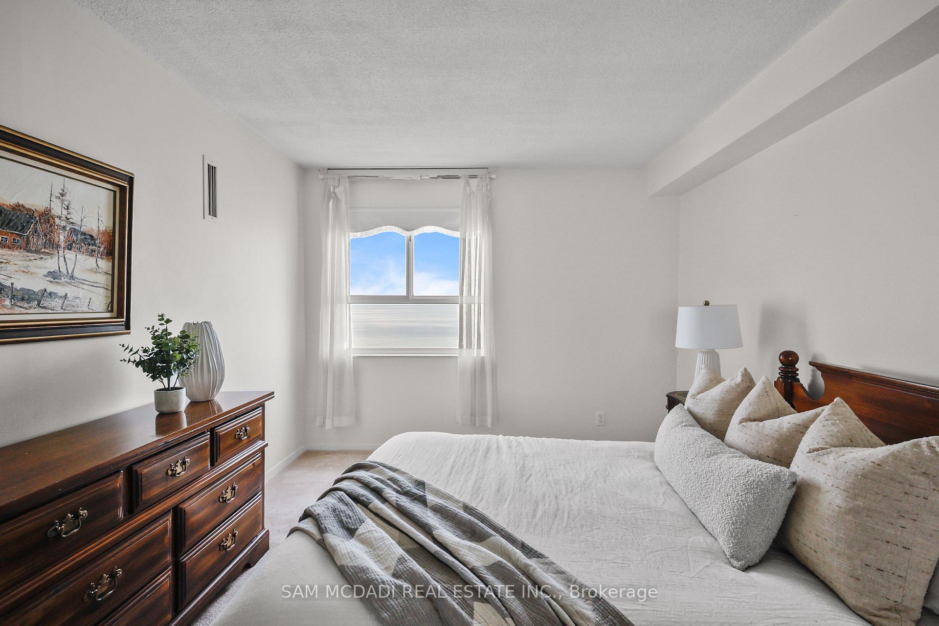 5280 Lakeshore Road 1105
