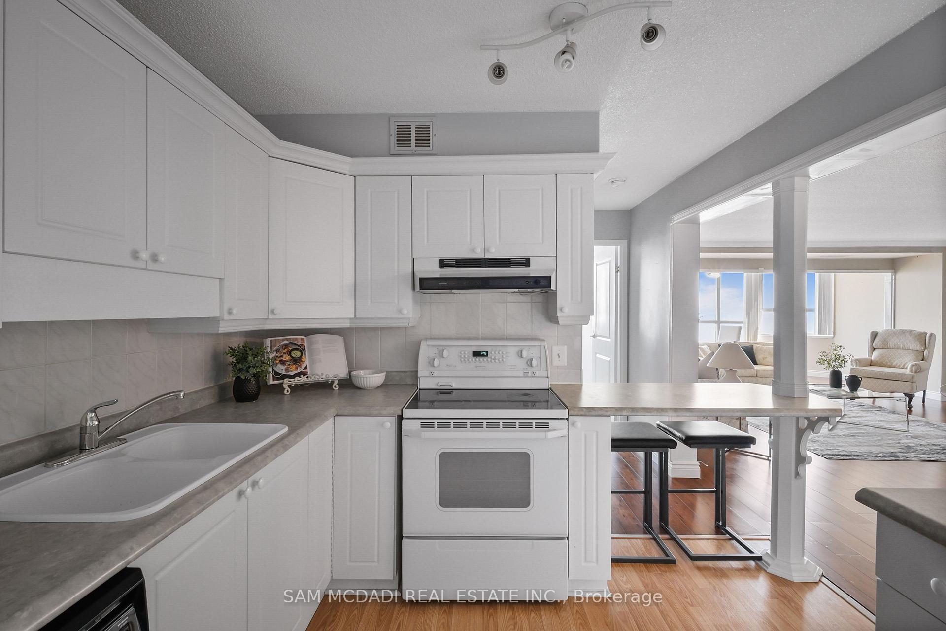 5280 Lakeshore Road 1105