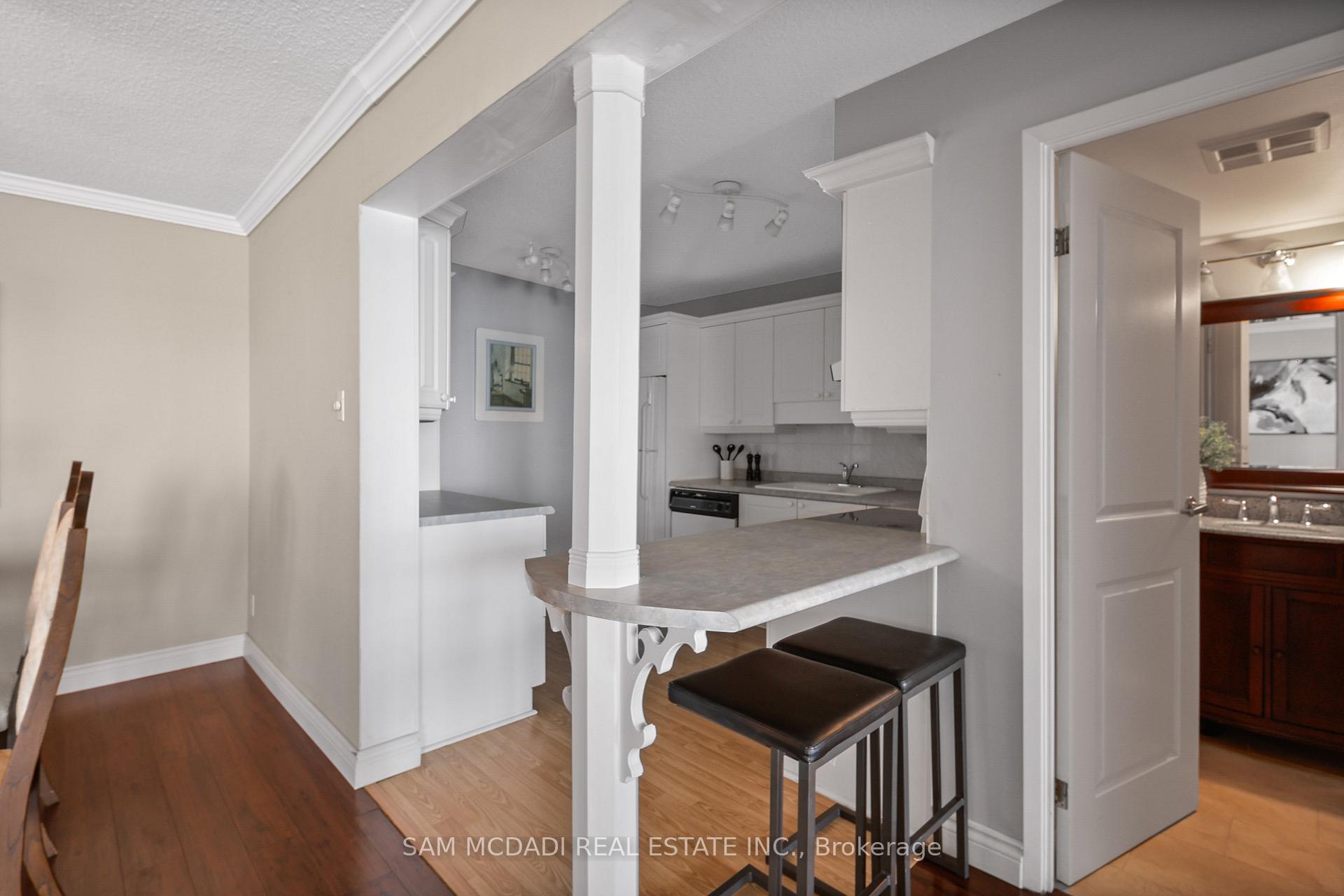5280 Lakeshore Road 1105
