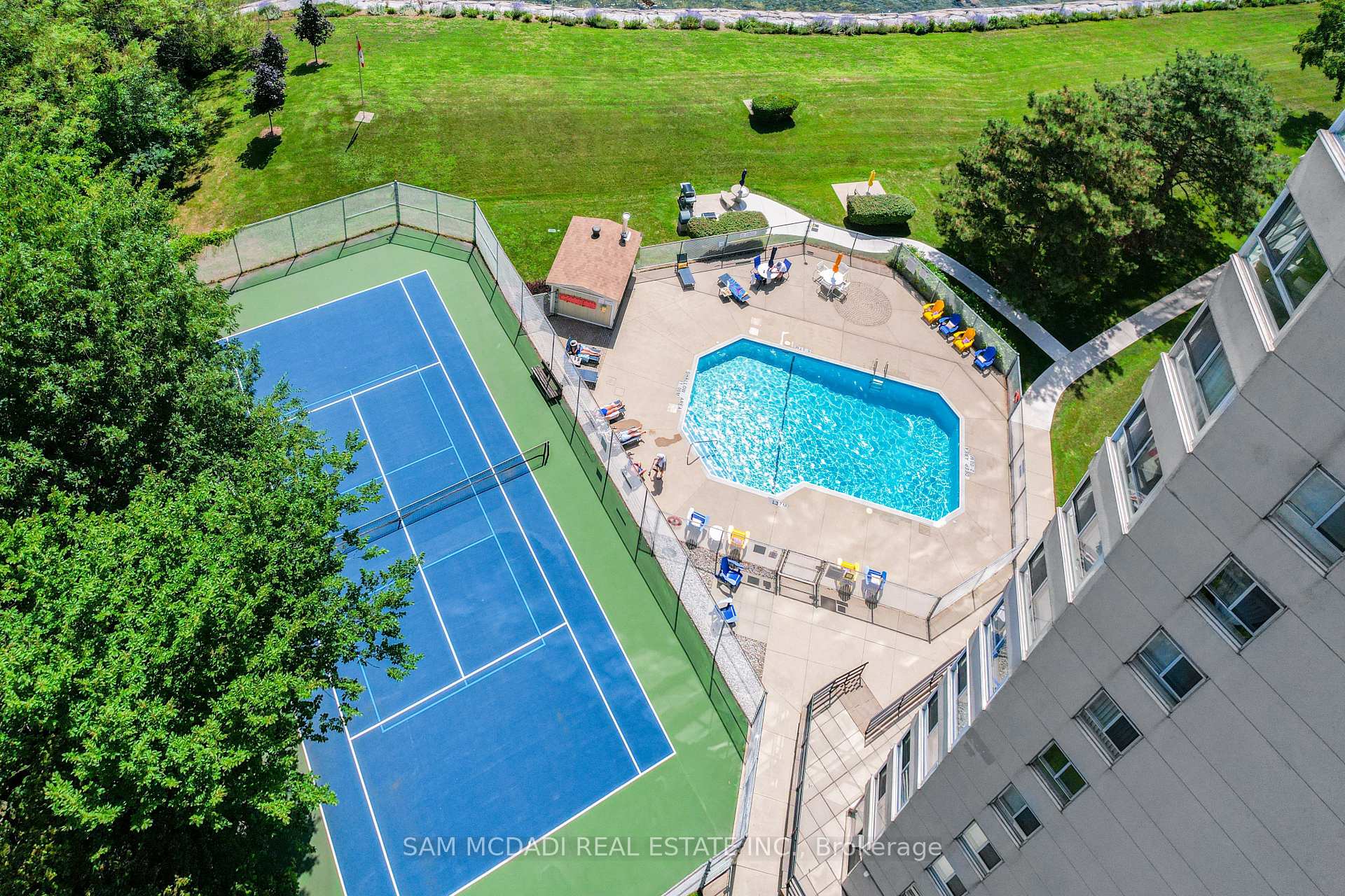 5280 Lakeshore Road 1105