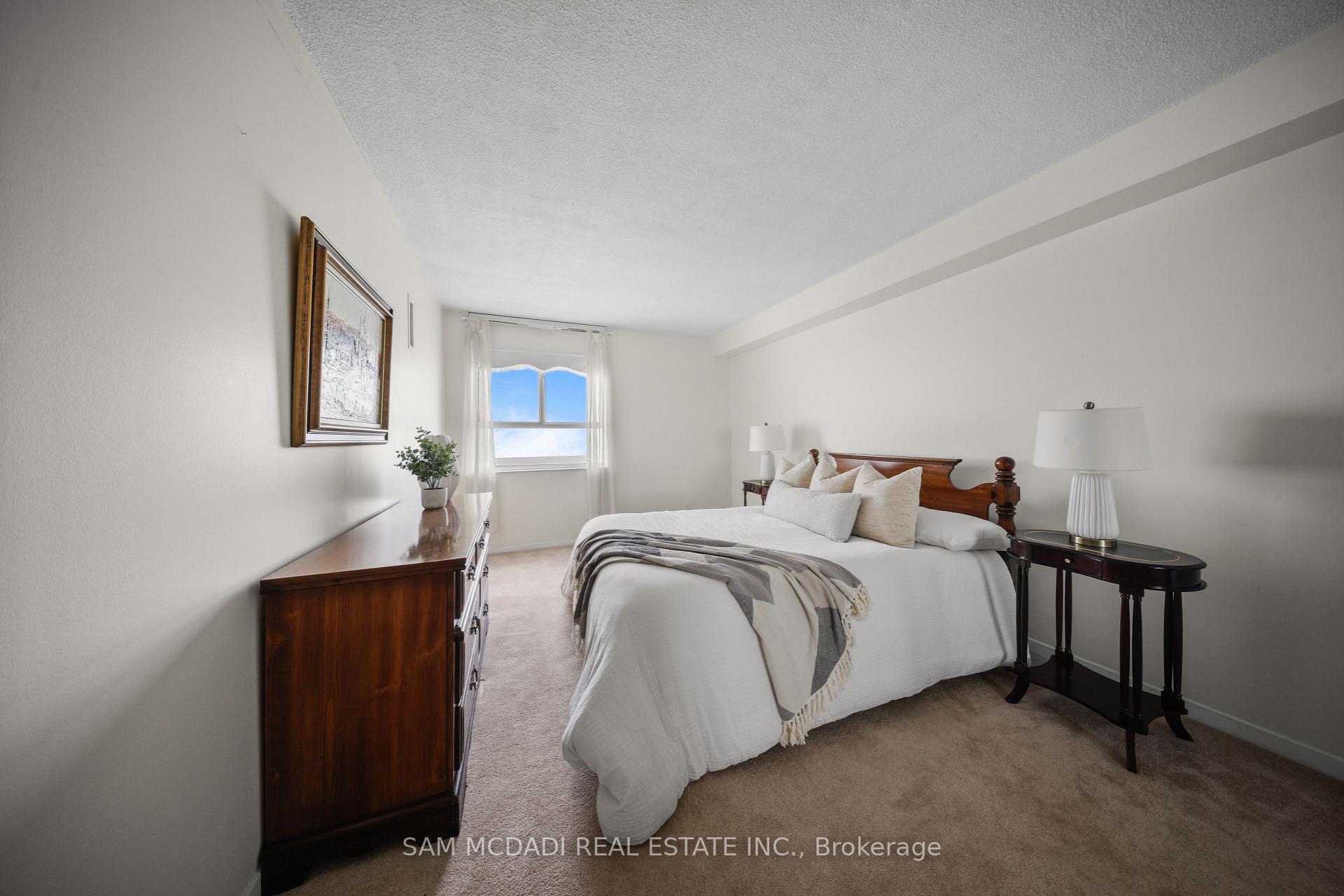 5280 Lakeshore Road 1105