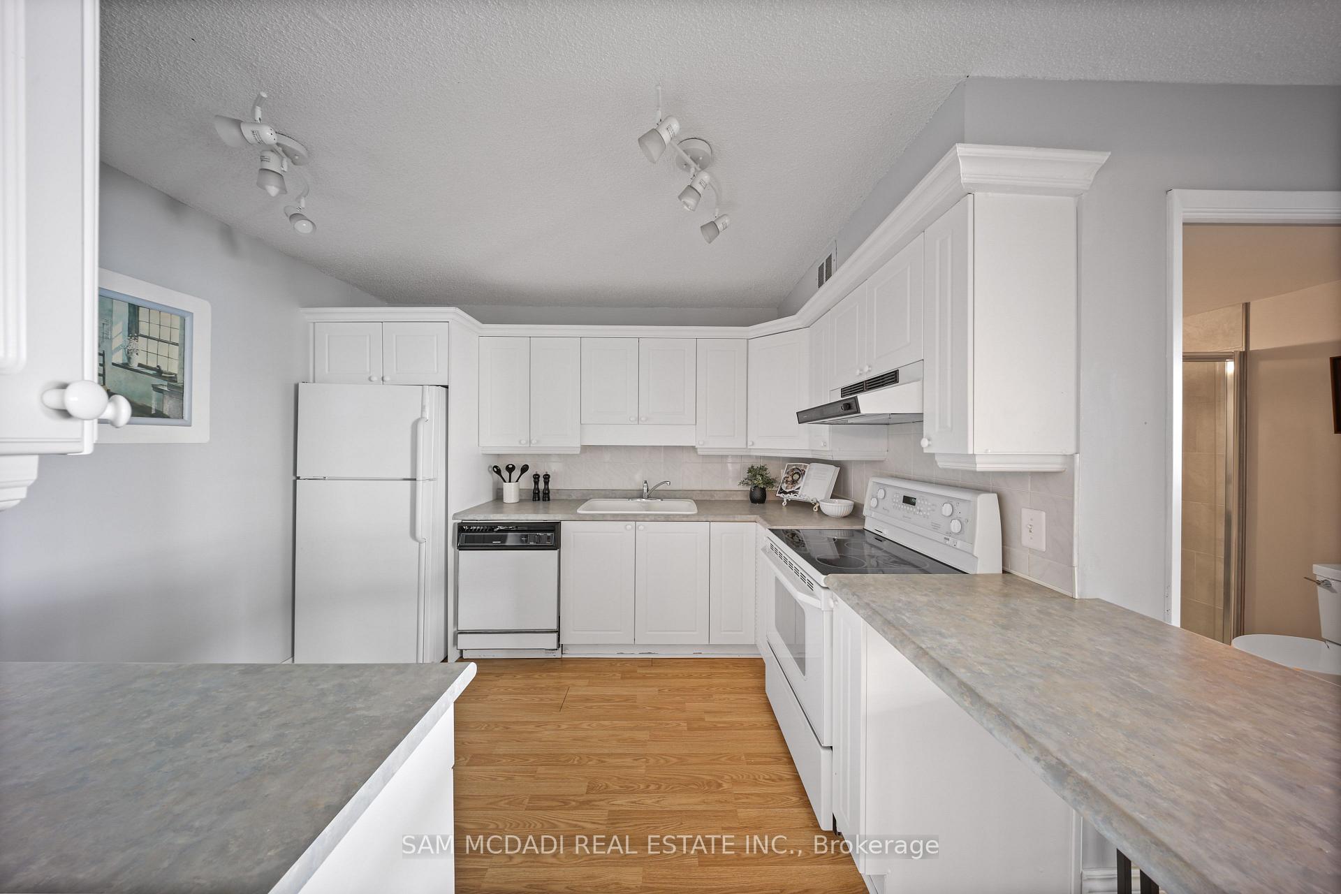 5280 Lakeshore Road 1105