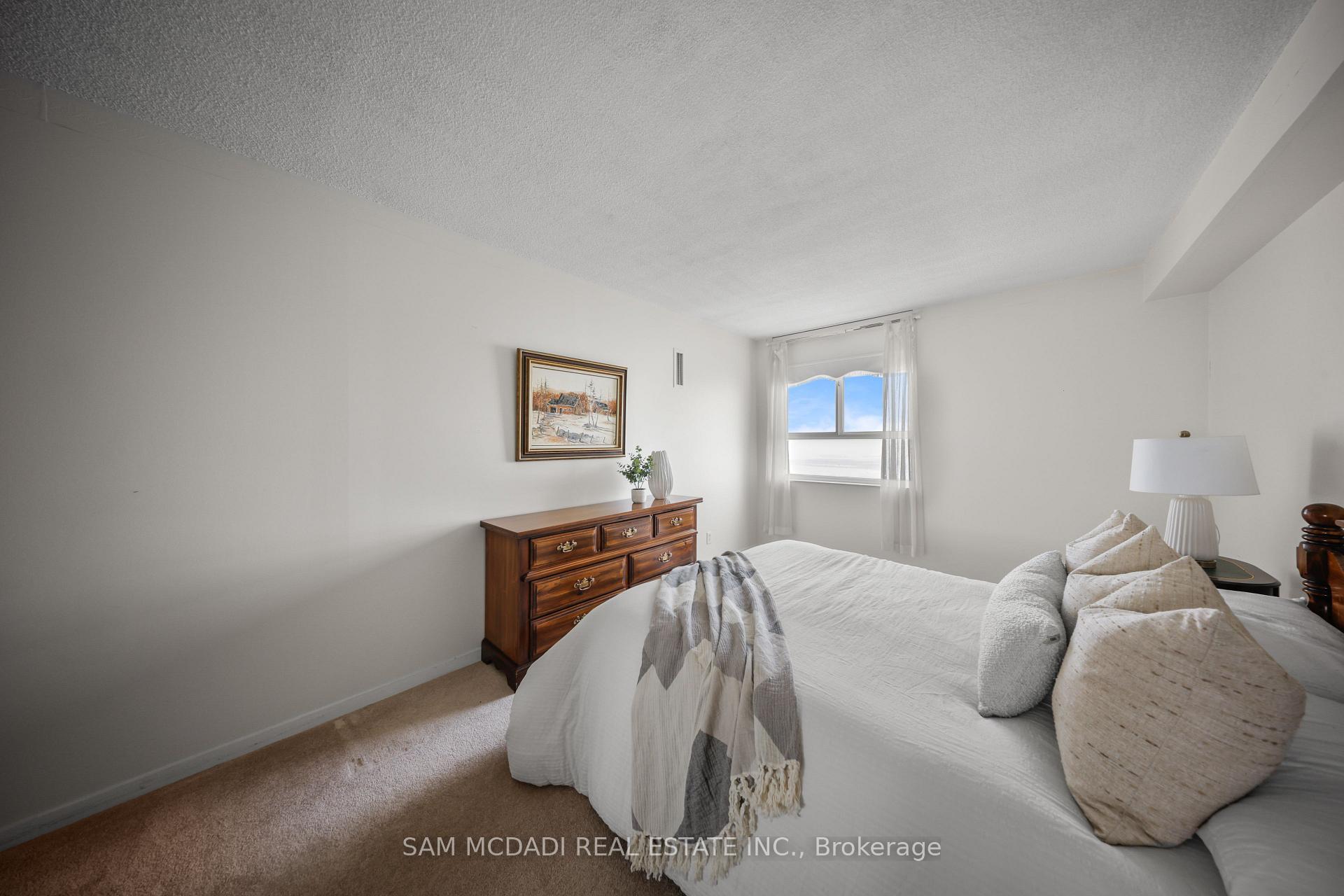 5280 Lakeshore Road 1105
