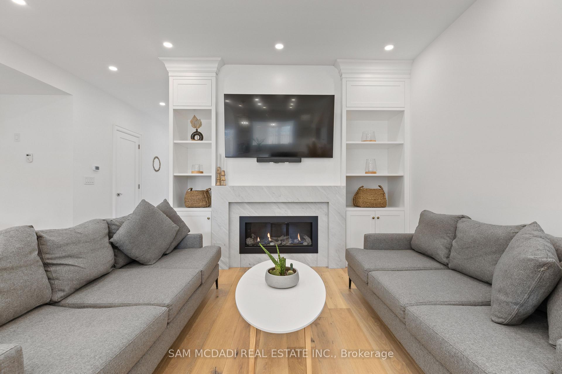 4 Iroquois Avenue