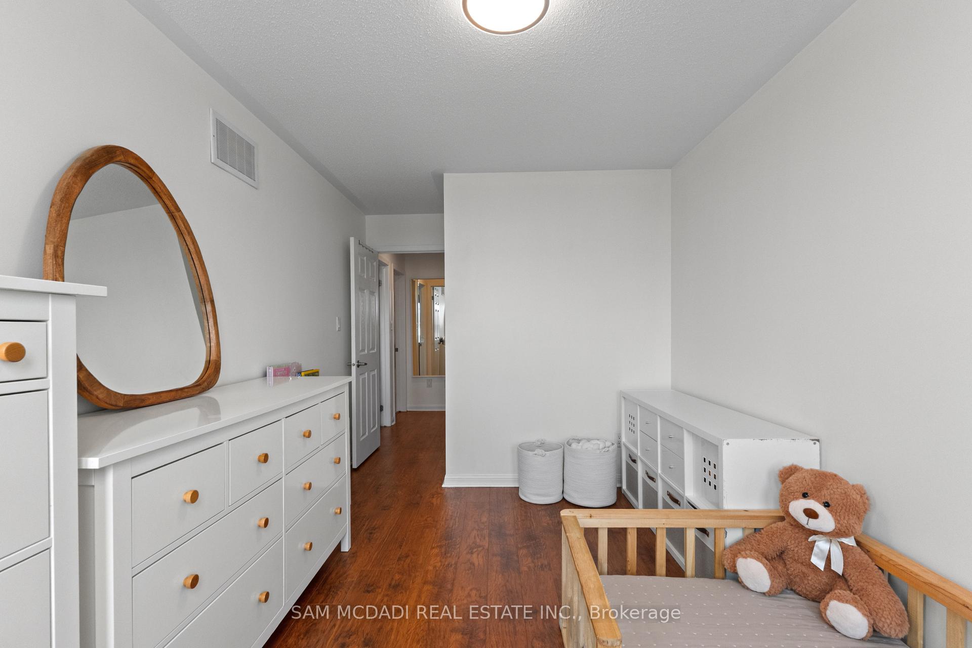 886 Fowles Court