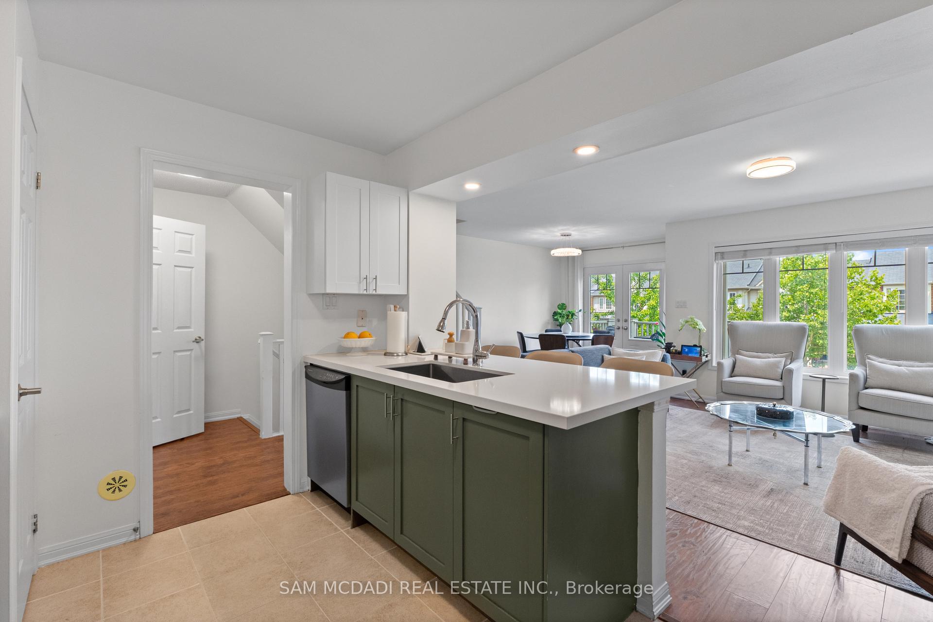 886 Fowles Court