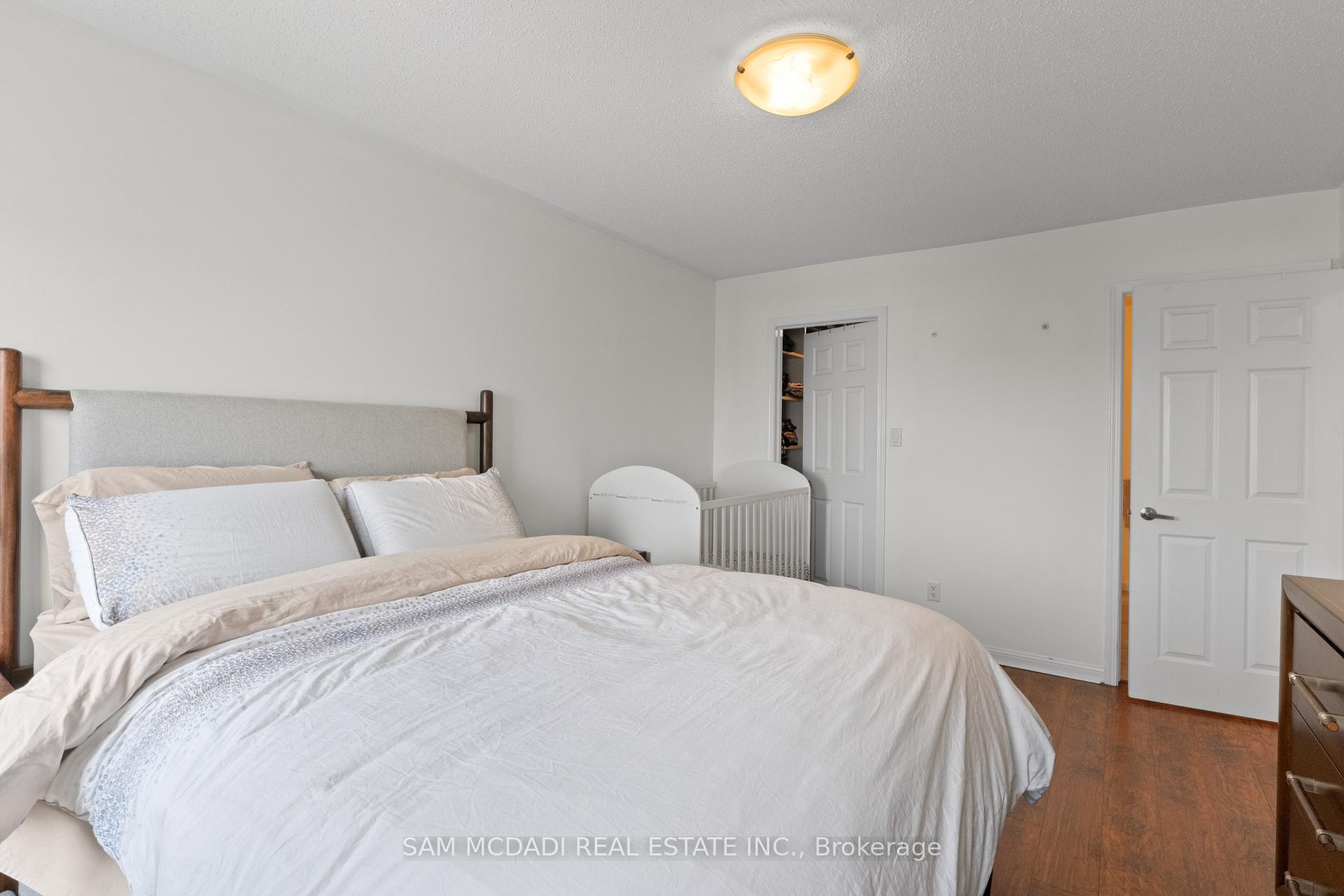 886 Fowles Court