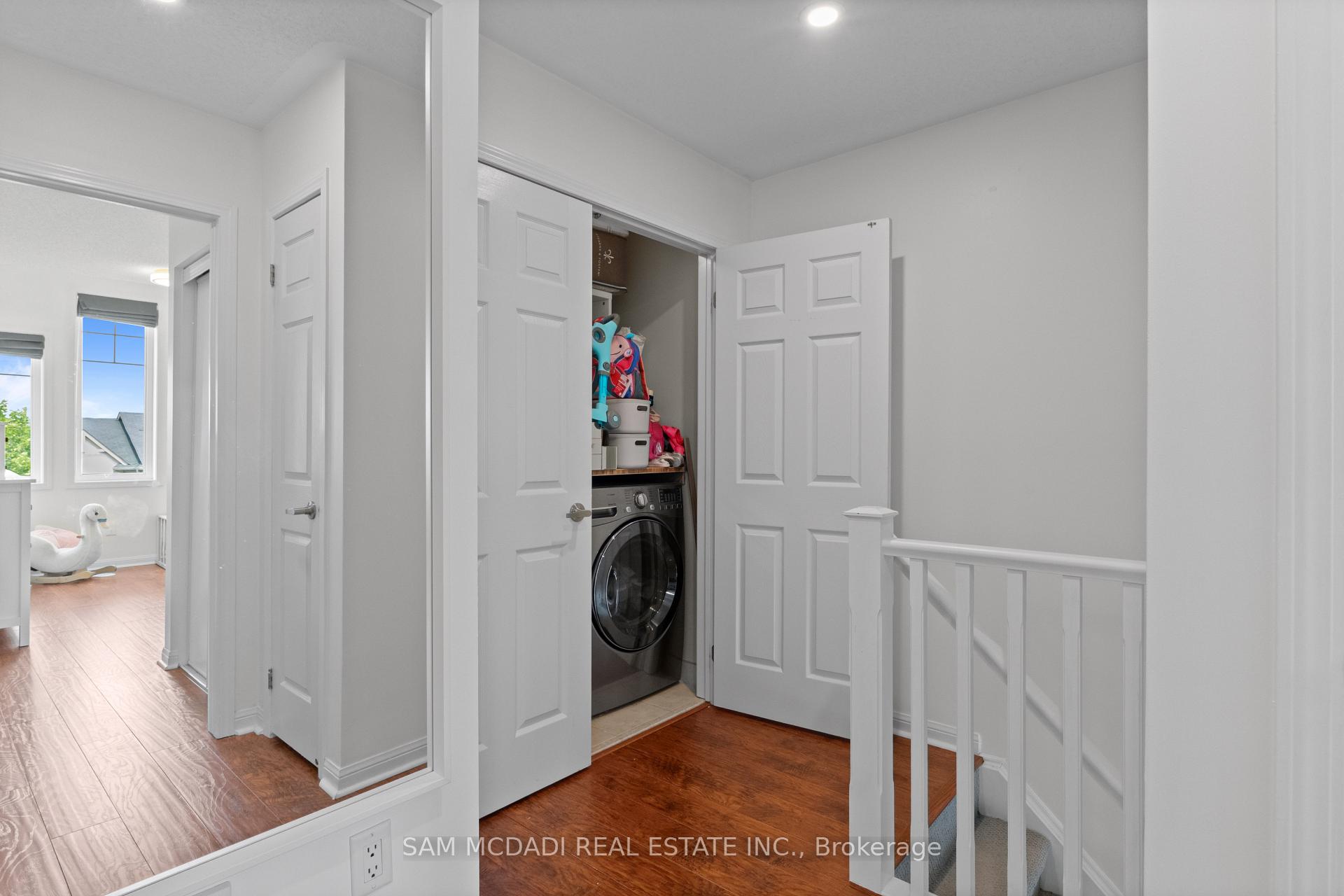 886 Fowles Court