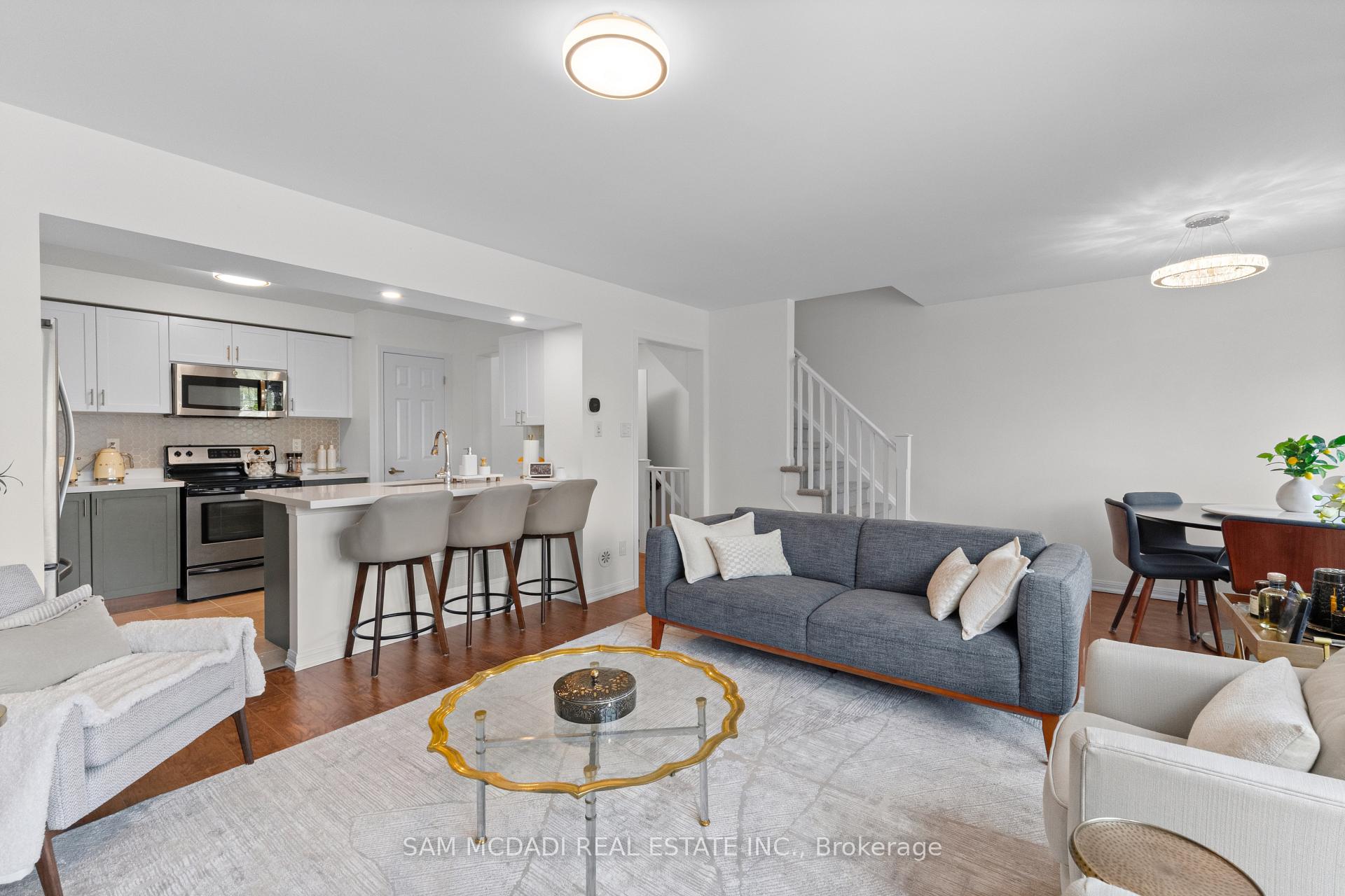 886 Fowles Court