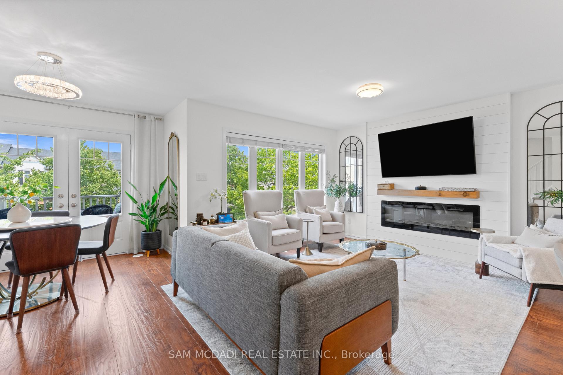 886 Fowles Court