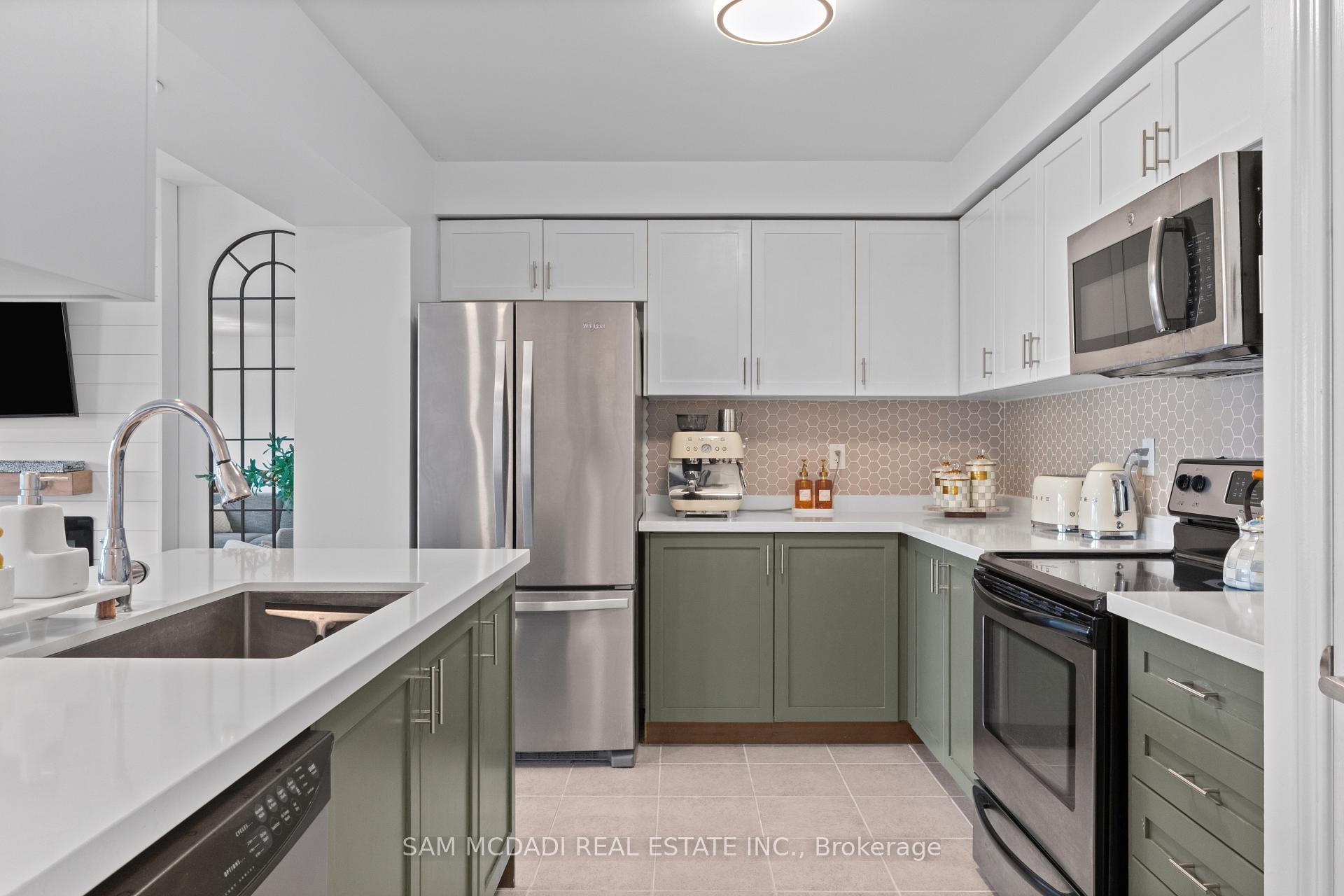 886 Fowles Court