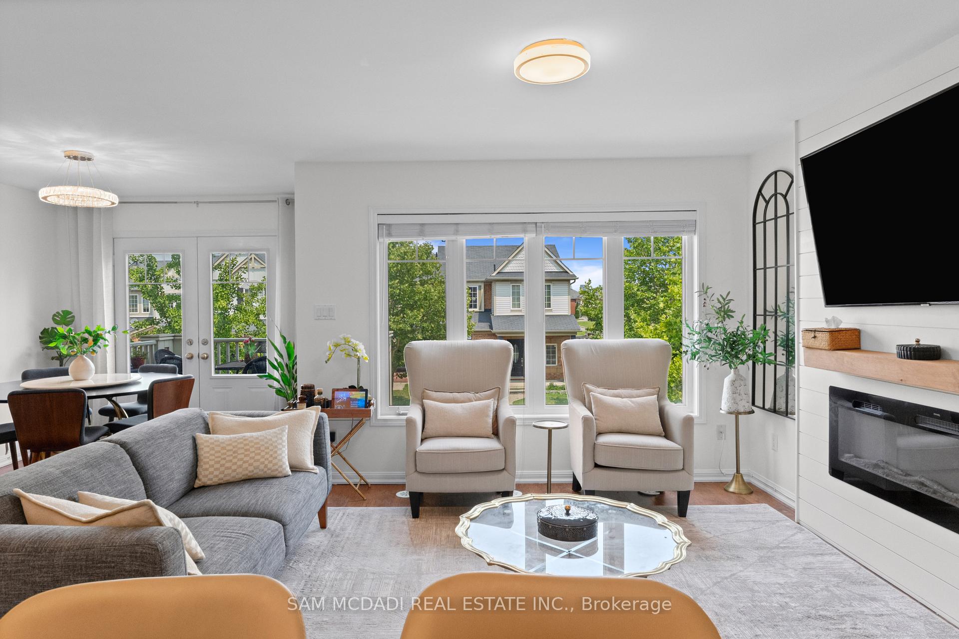 886 Fowles Court