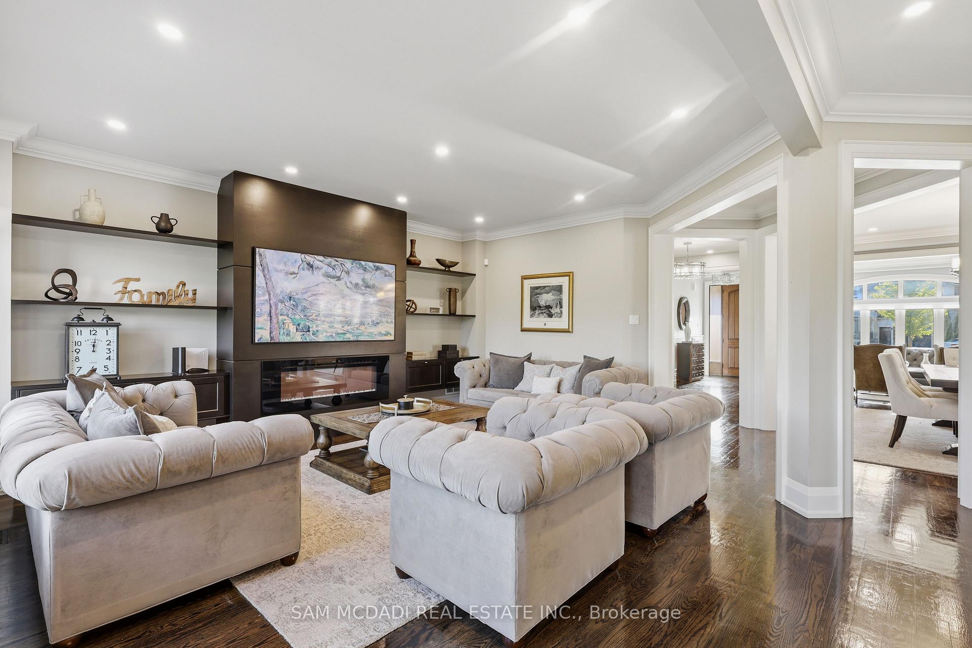 962 Fredonia Drive UPPER