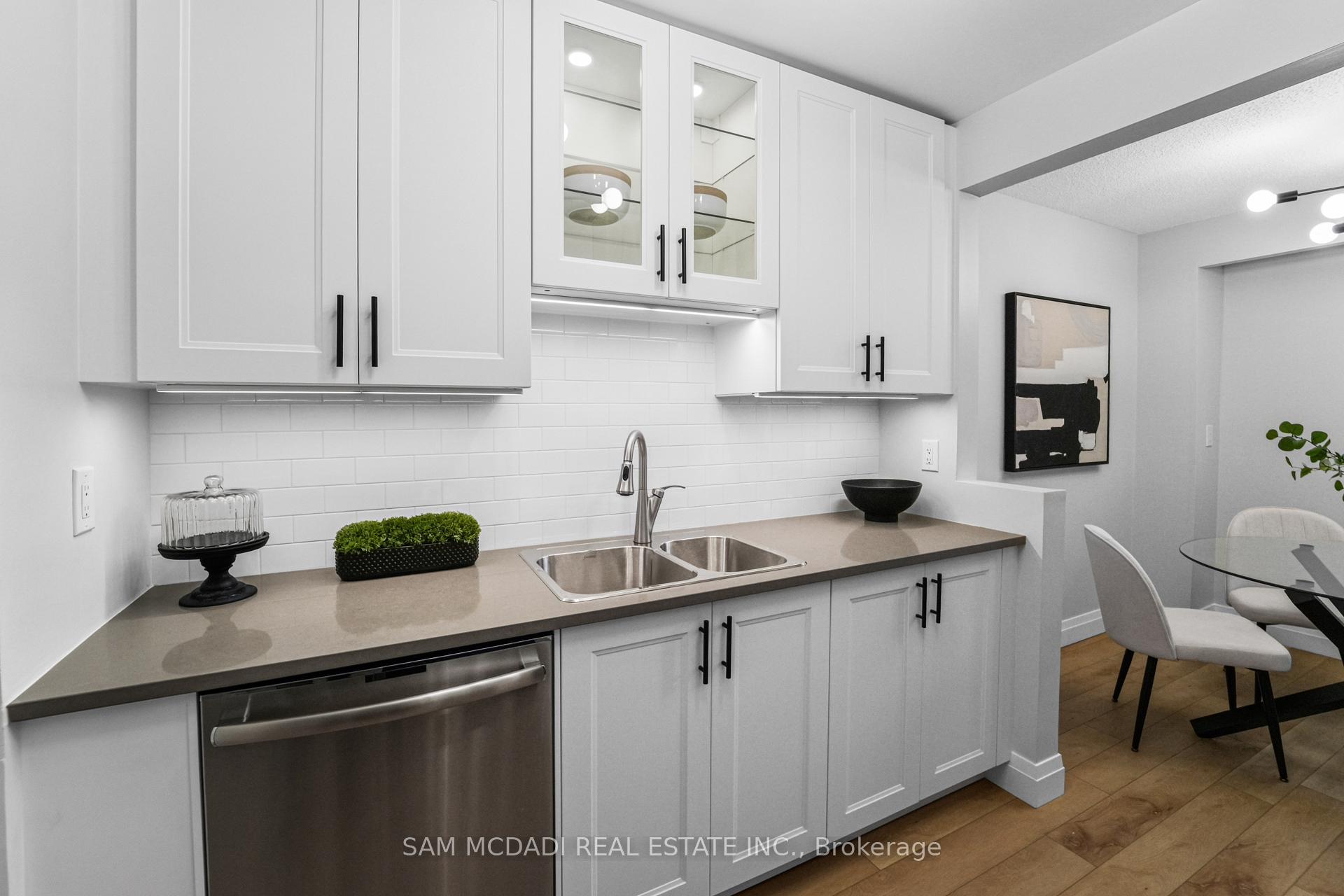 400 Mississauga Valley Boulevard Unit: 157