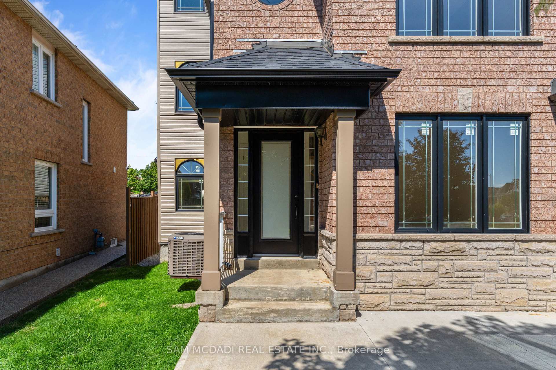 3252 Hunters Glen
