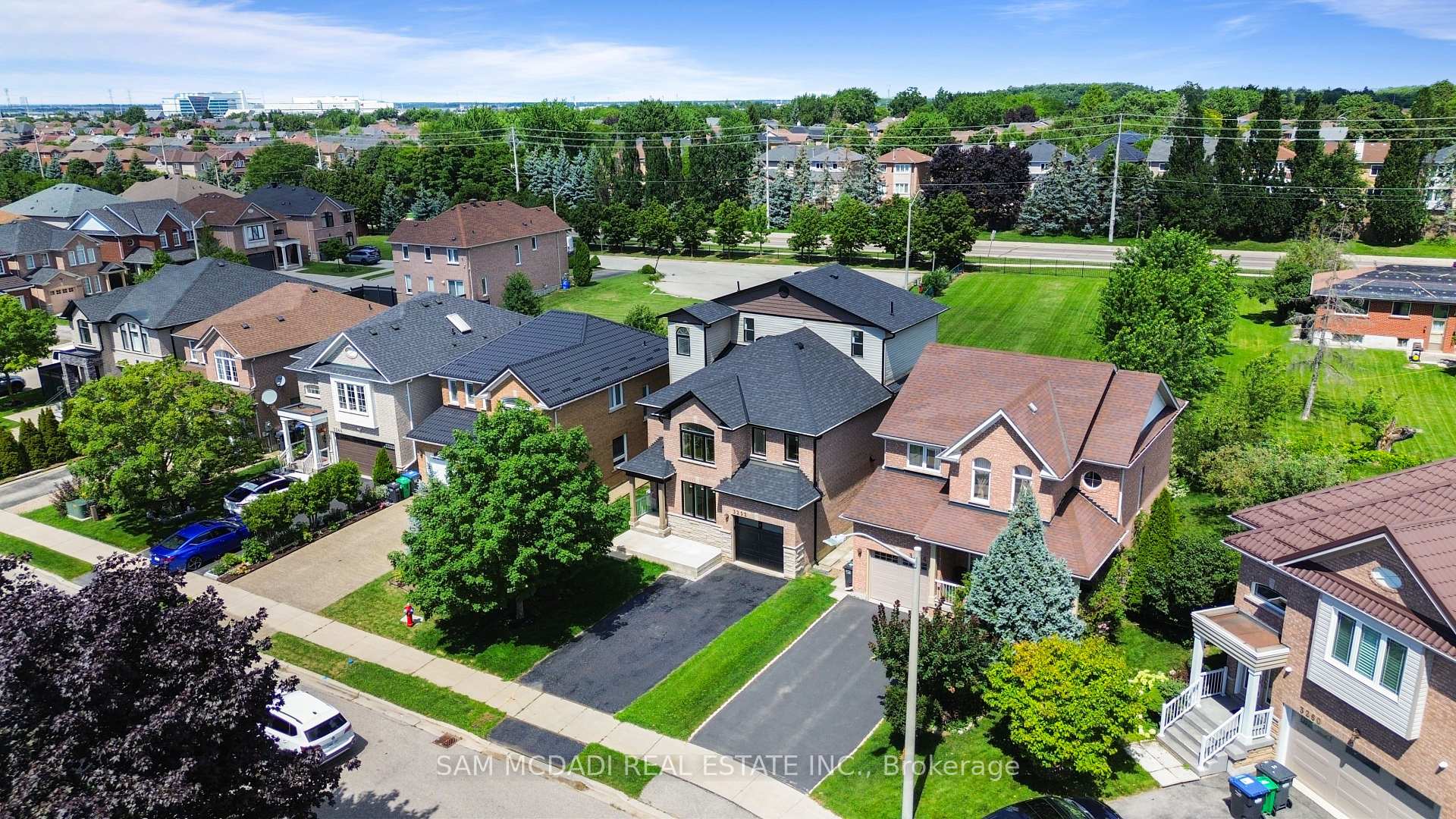 3252 Hunters Glen