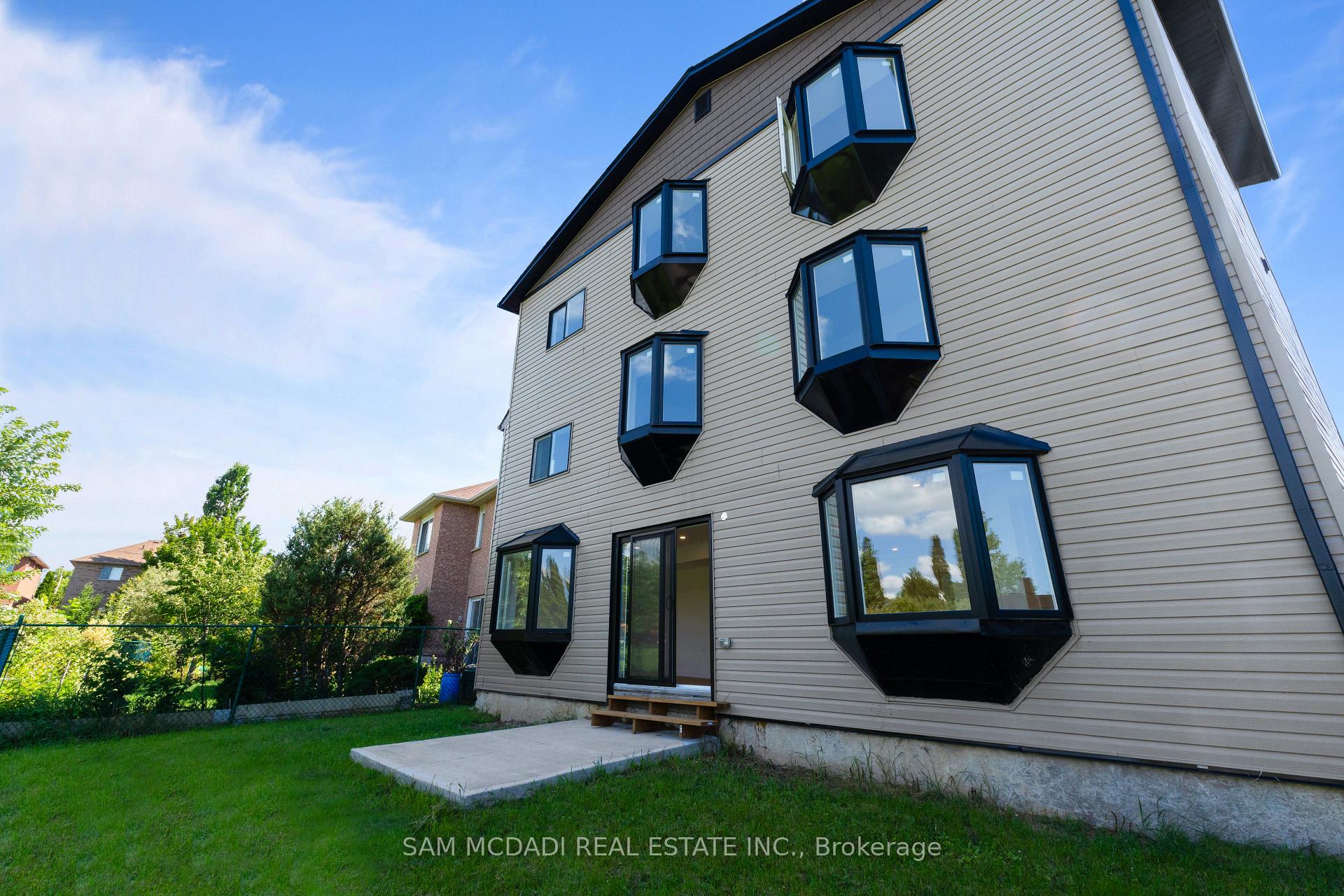3252 Hunters Glen
