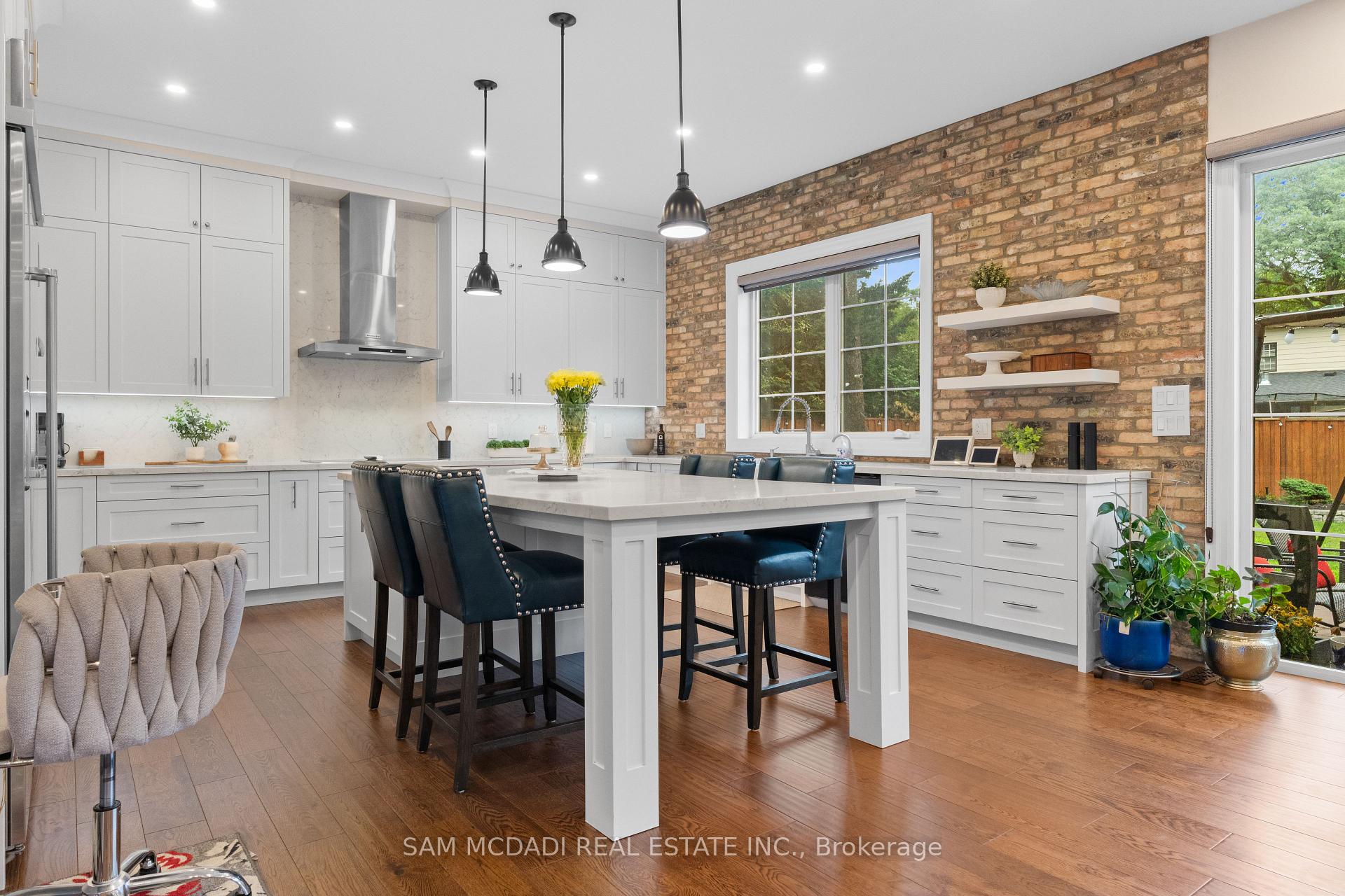 834 Edistel Crescent