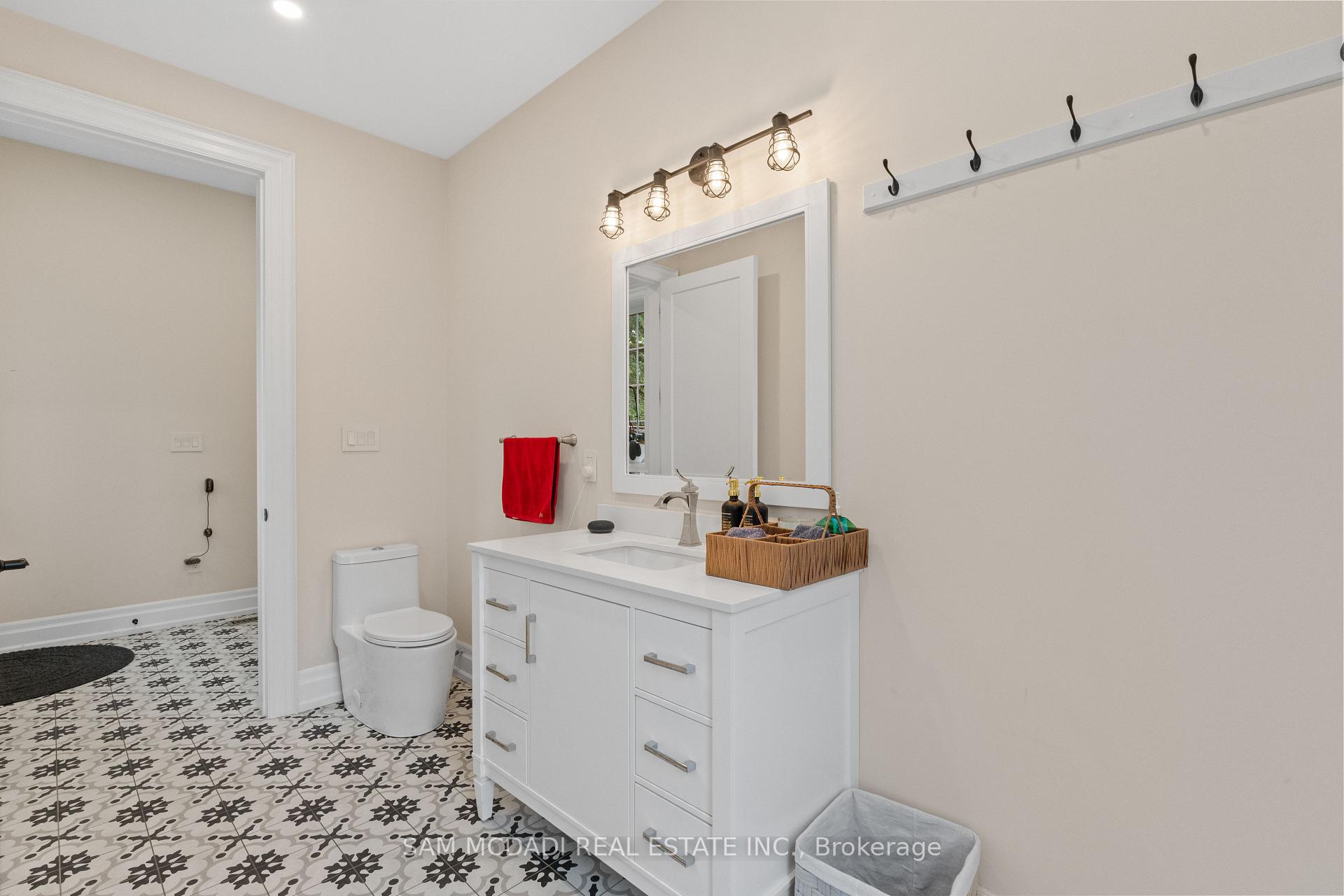 834 Edistel Crescent