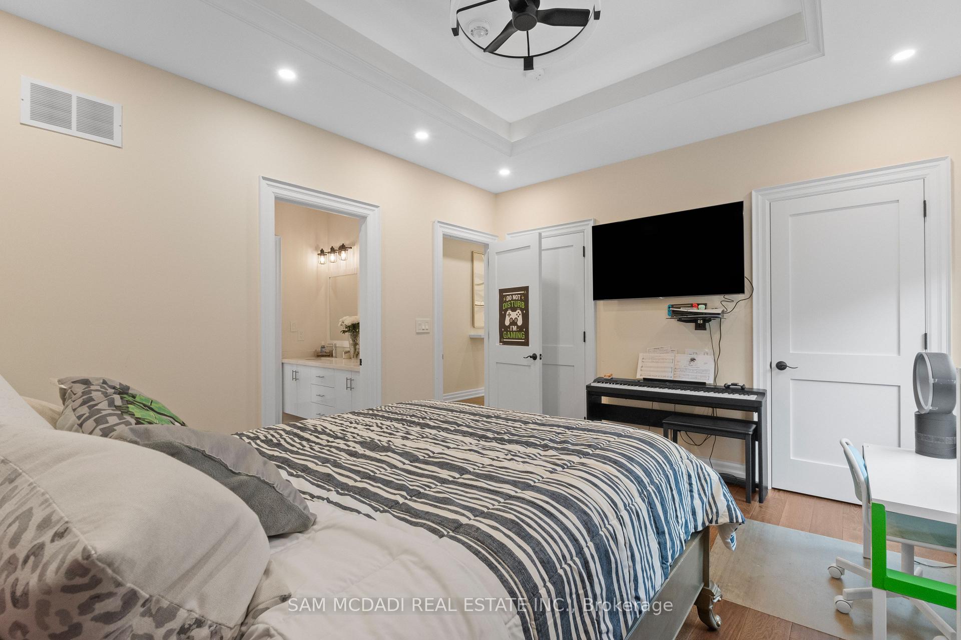 834 Edistel Crescent