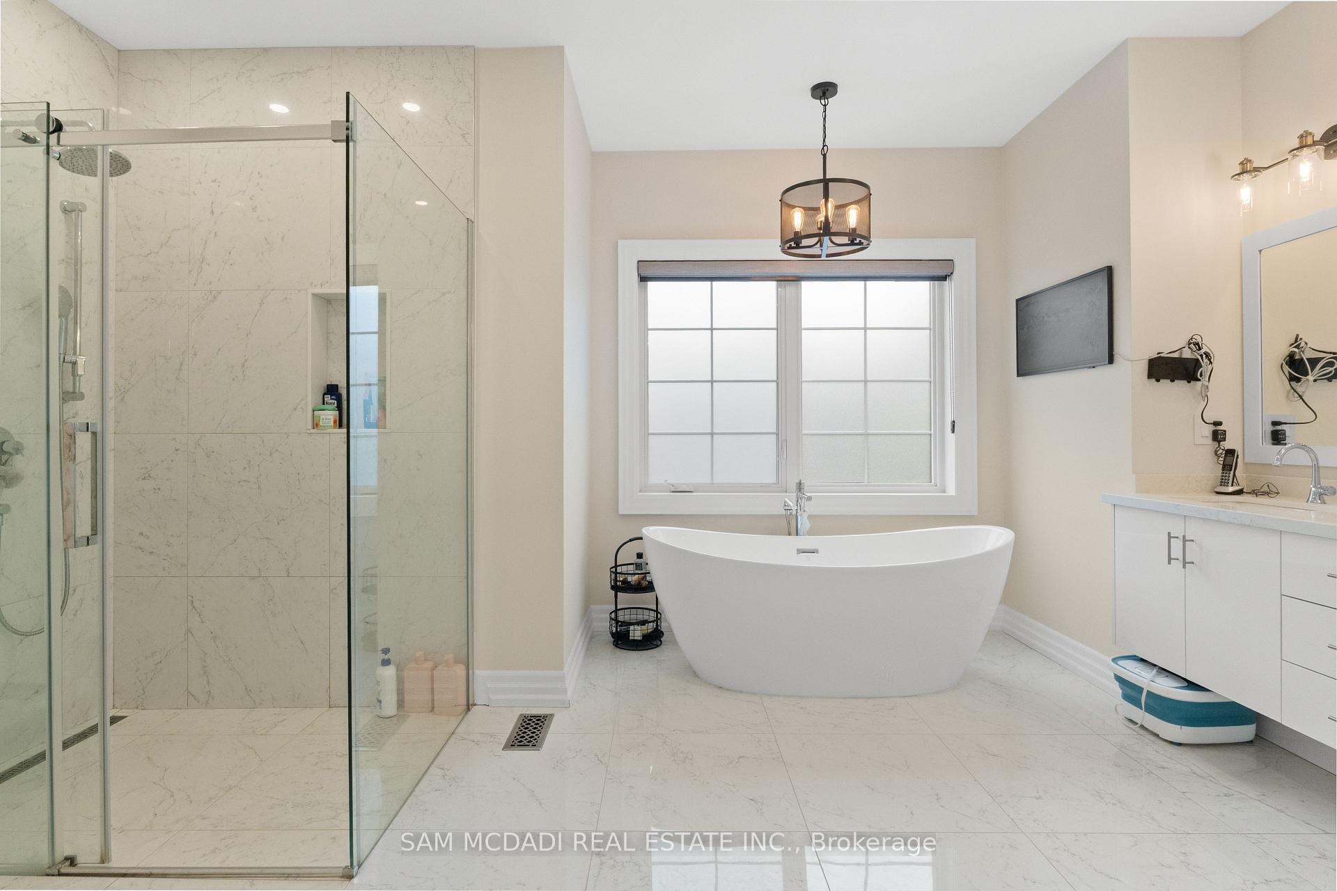 834 Edistel Crescent