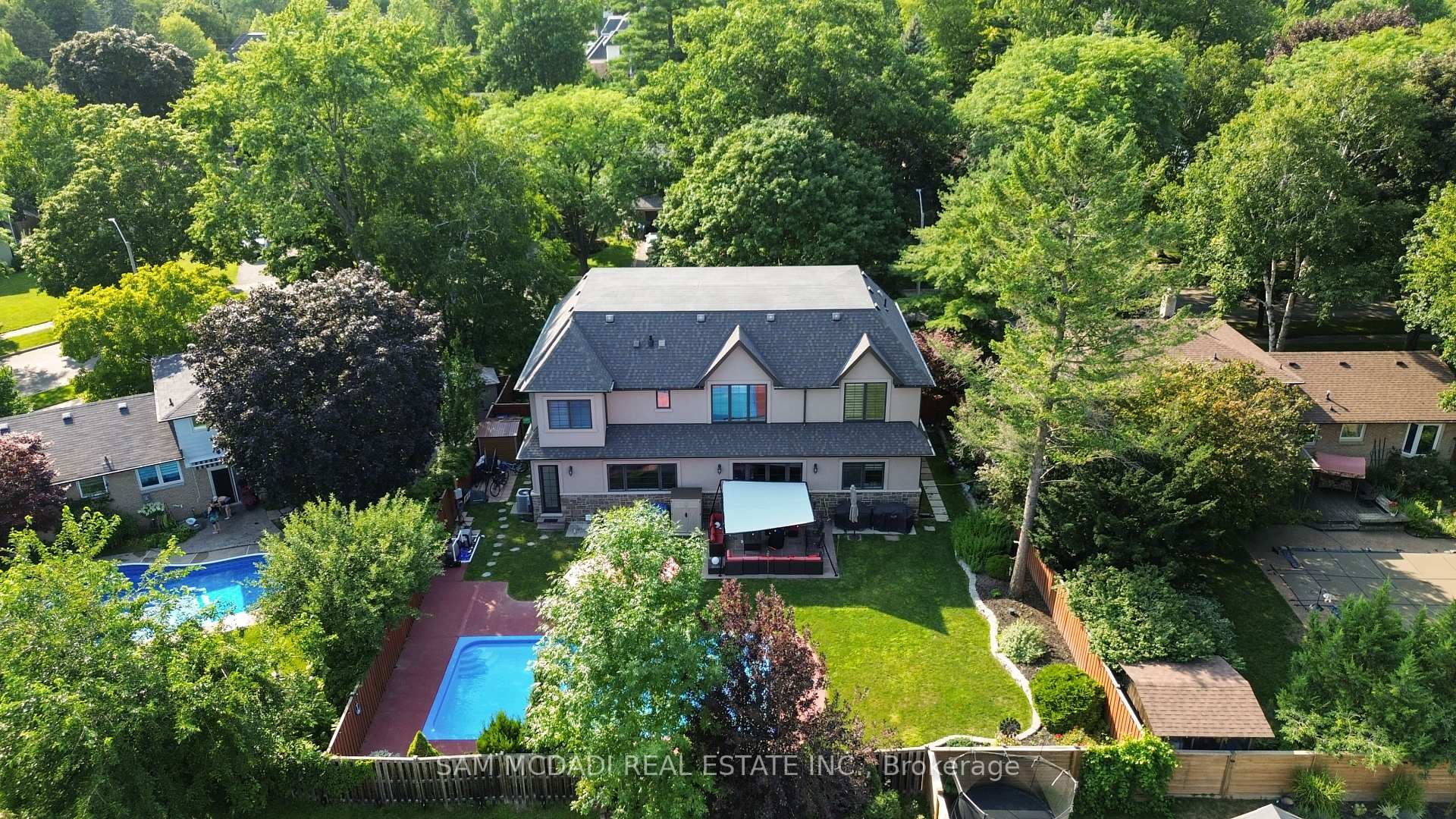 834 Edistel Crescent