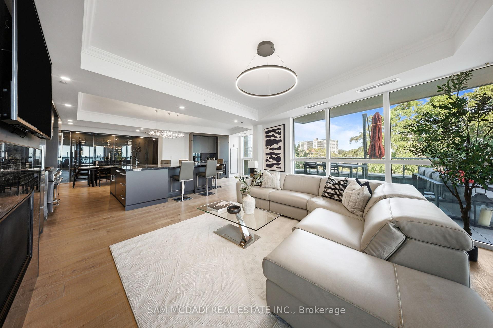 2060 Lakeshore Road 308