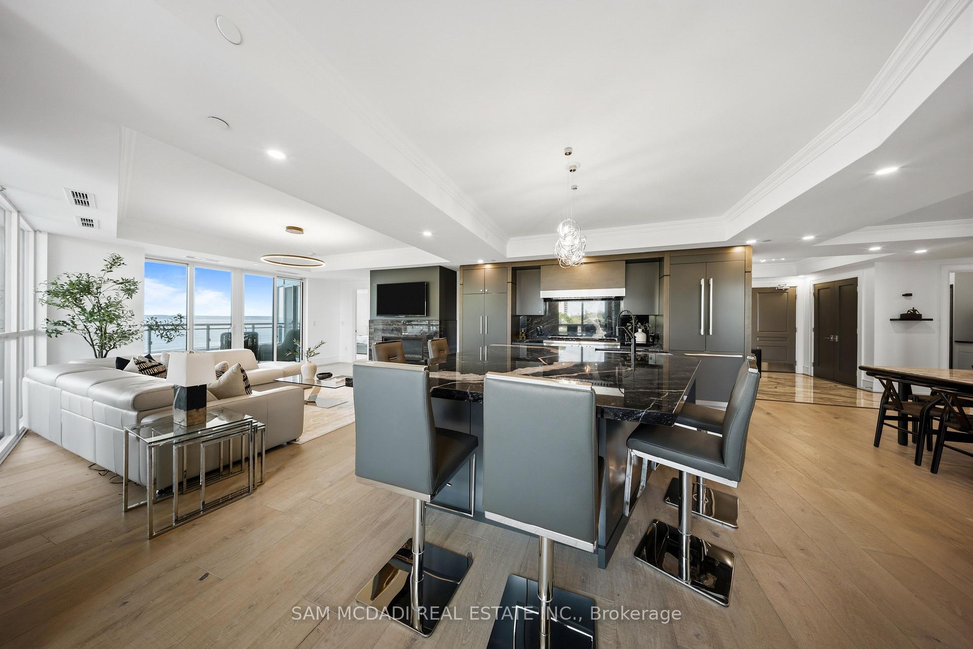 2060 Lakeshore Road 308