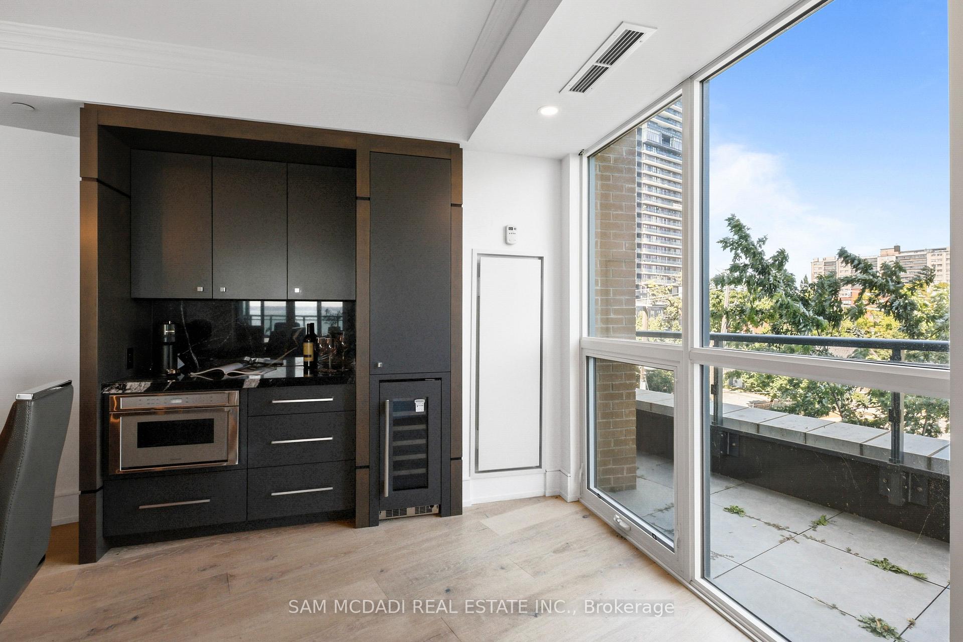 2060 Lakeshore Road 308