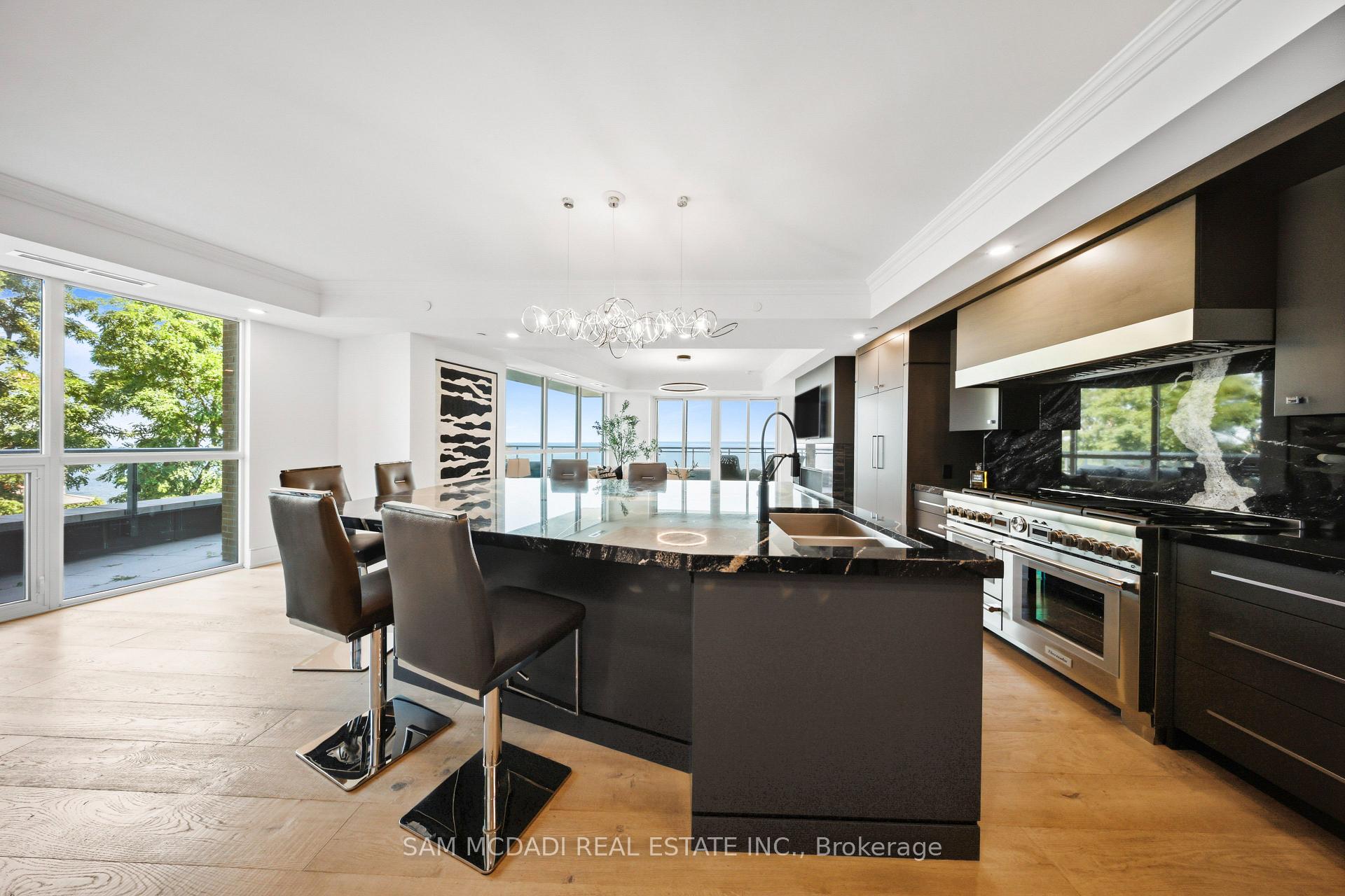 2060 Lakeshore Road 308