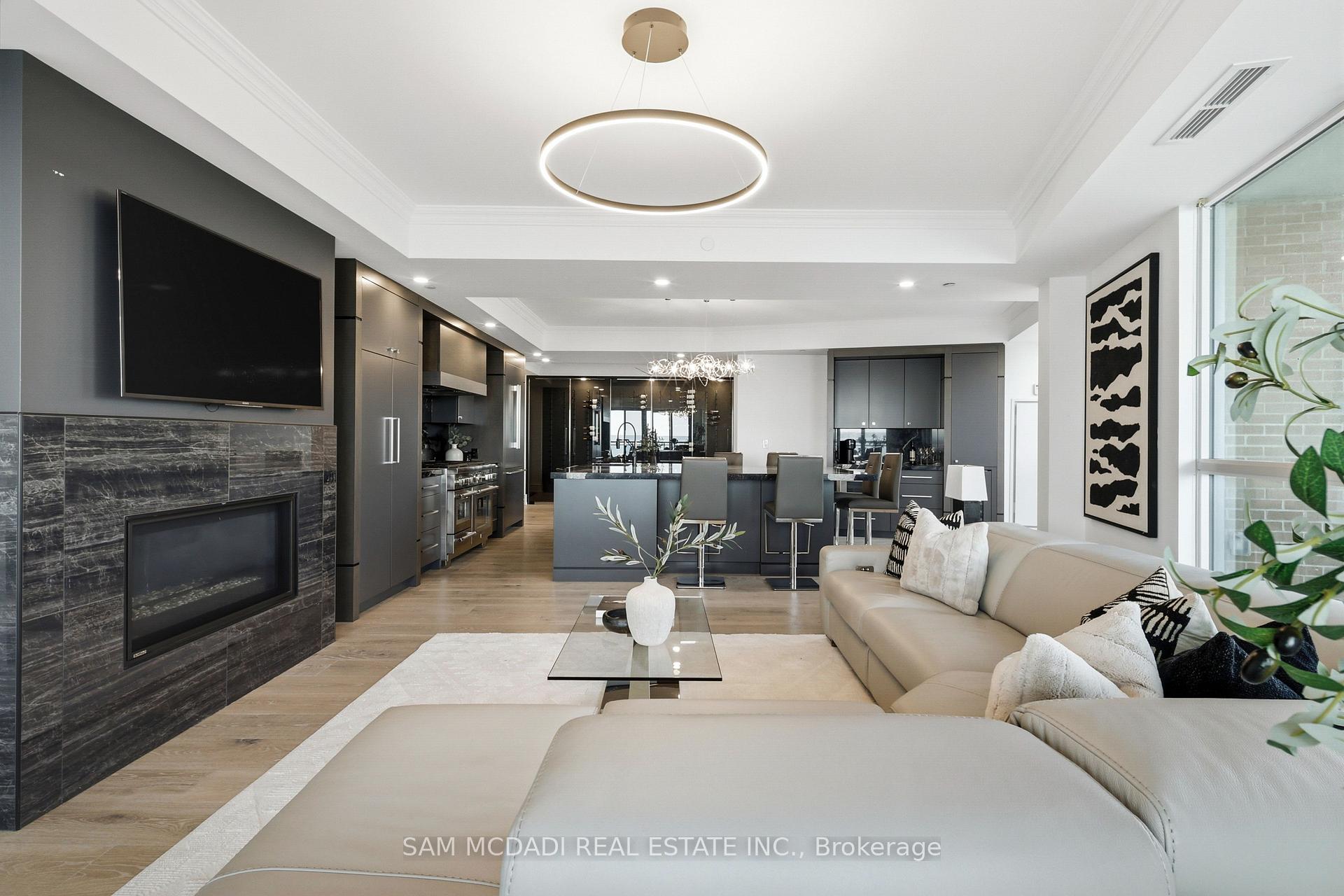 2060 Lakeshore Road 308