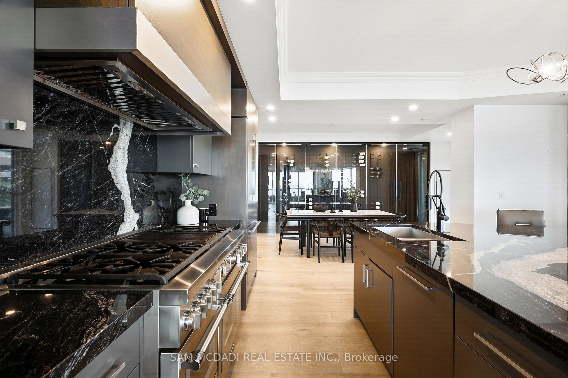 2060 Lakeshore Road 308