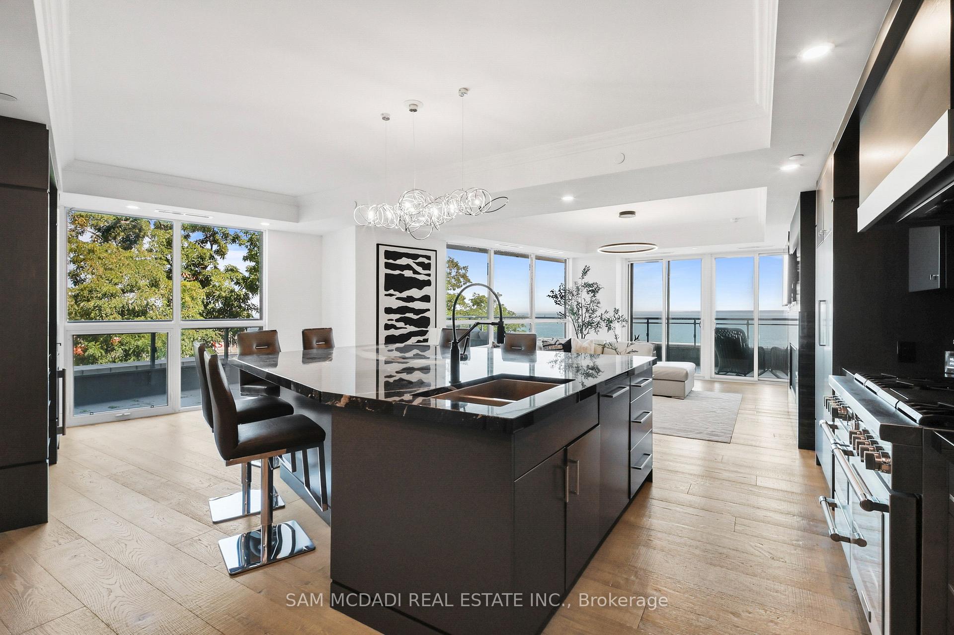 2060 Lakeshore Road 308